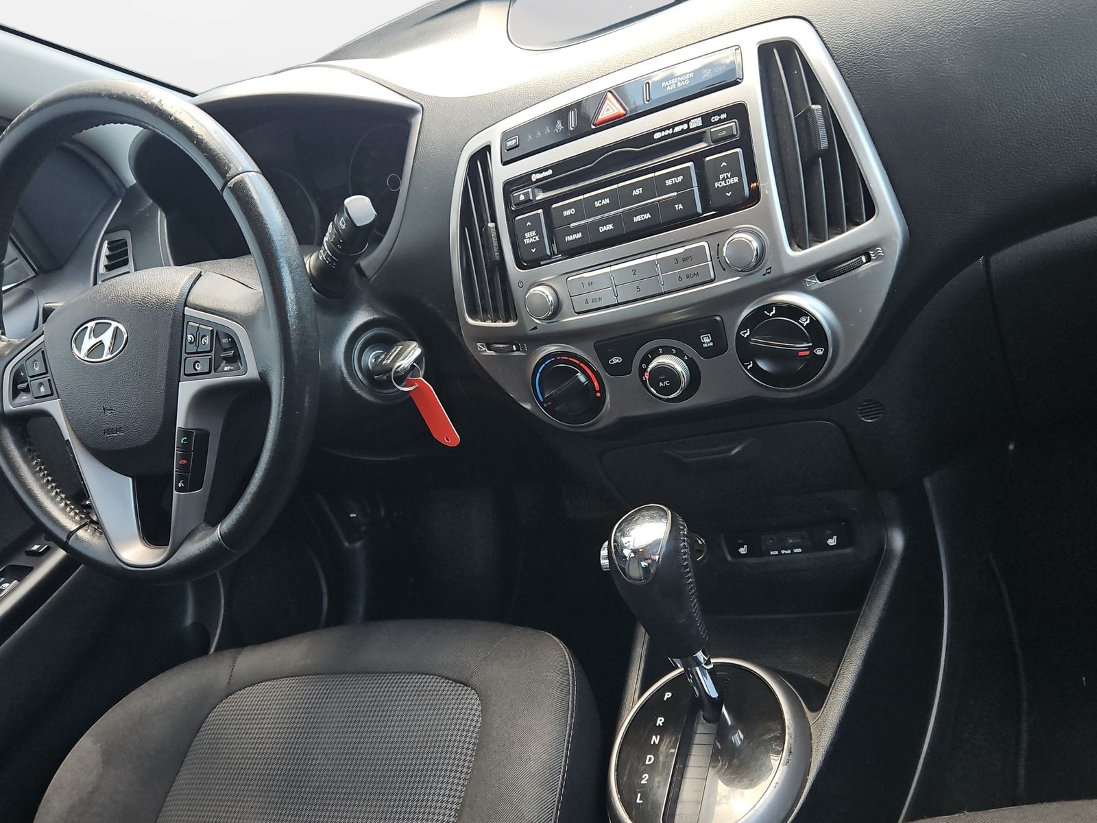 HYUNDAI i20 1.4 Style-image-10