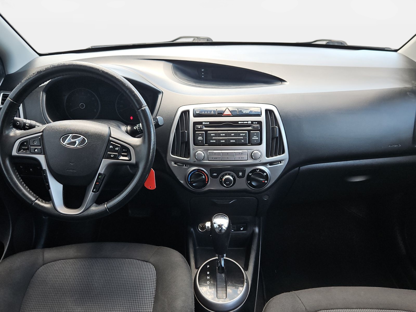 HYUNDAI i20 1.4 Style-image-8