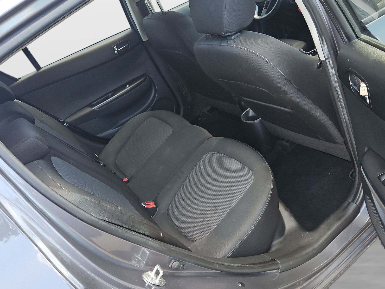 HYUNDAI i20 1.4 Style-image-12