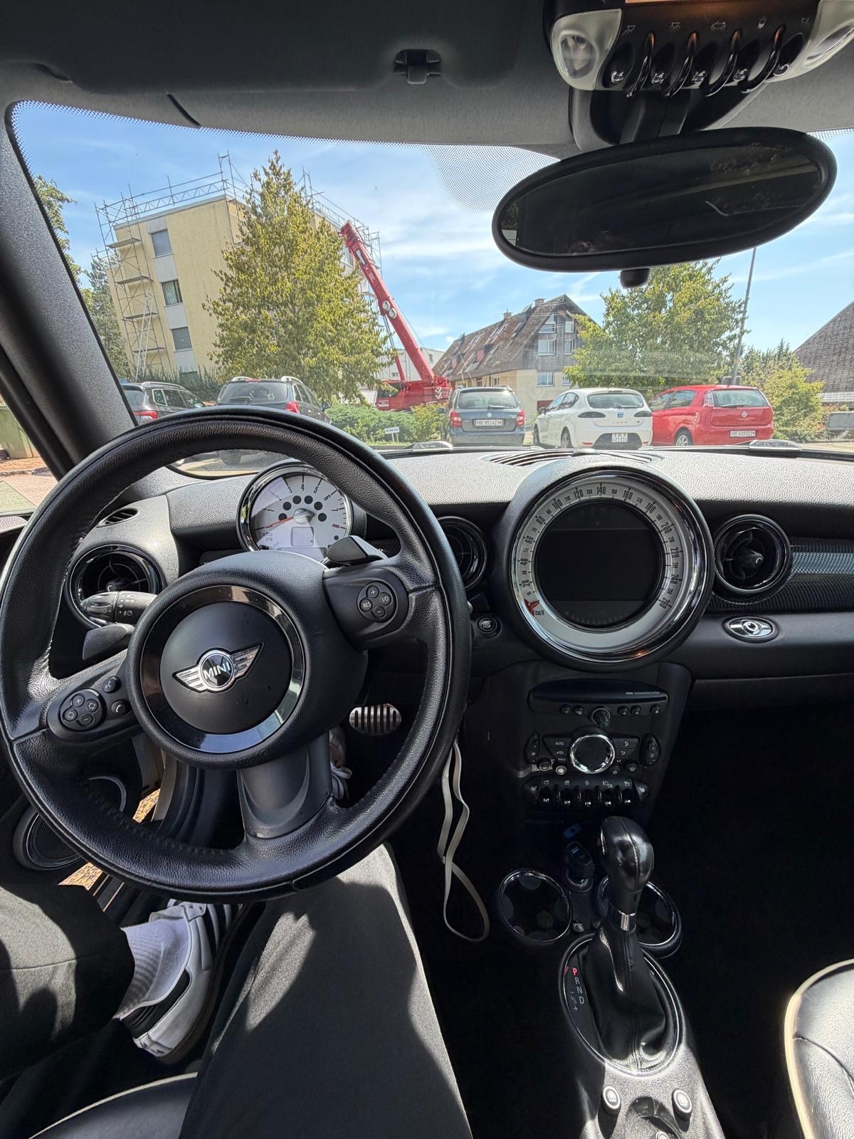 MINI S Cabrio-image-1