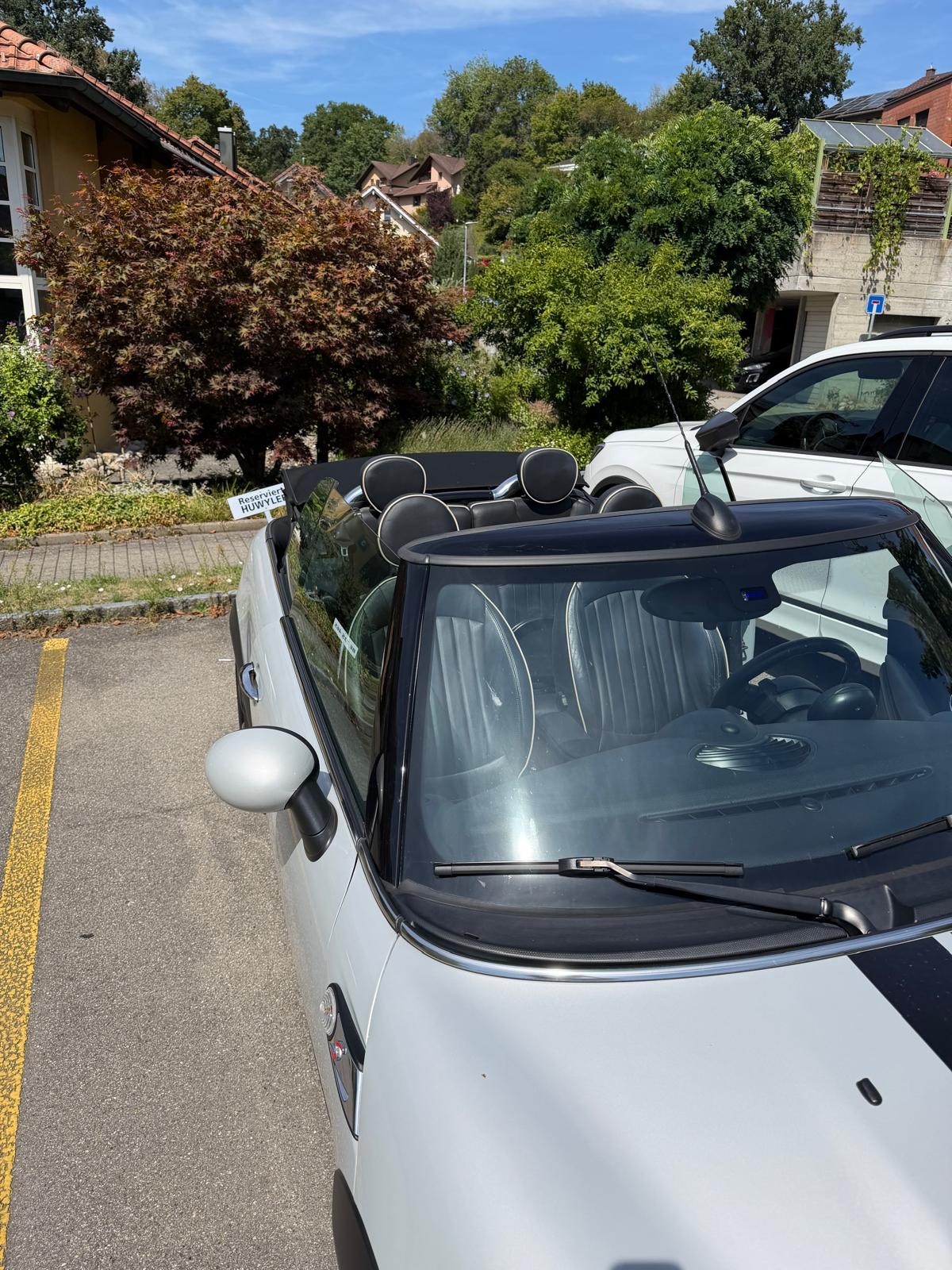 MINI S Cabrio-image-3