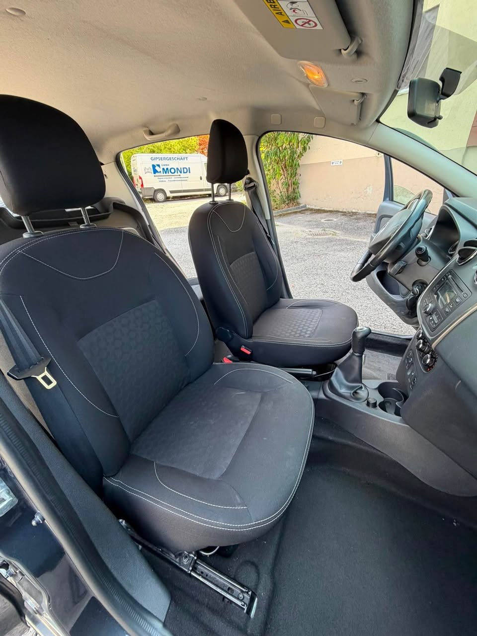 DACIA Sandero 1.5 dCi Lauréate-image-10