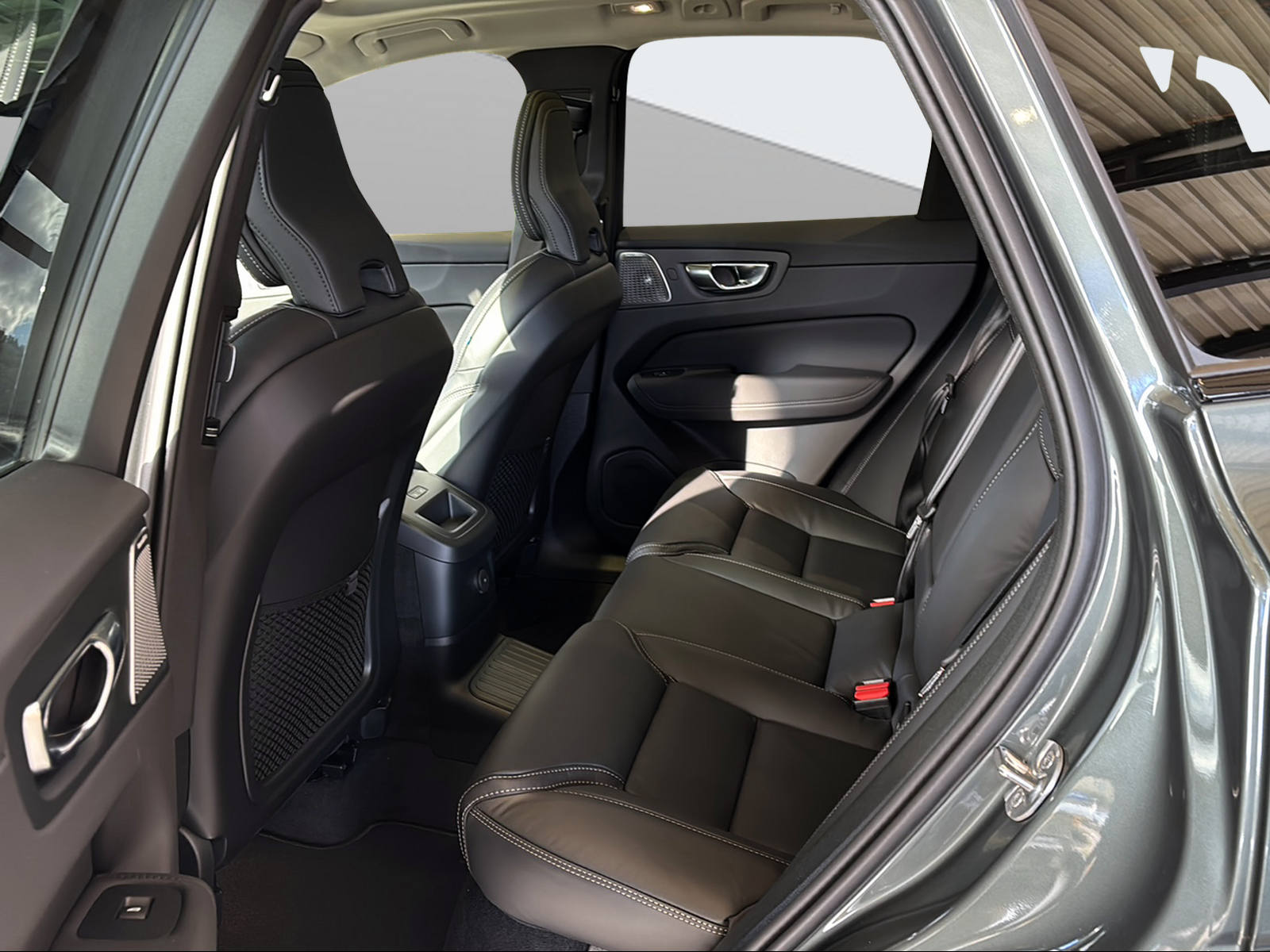 VOLVO XC60 T8 eAWD PluginHybrid Ultra Dark Geartronic-image-12