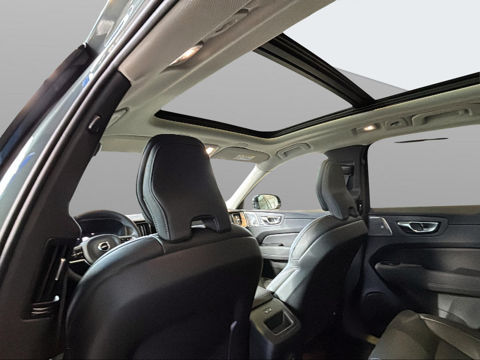VOLVO XC60 T8 eAWD PluginHybrid Ultra Dark Geartronic-image-17