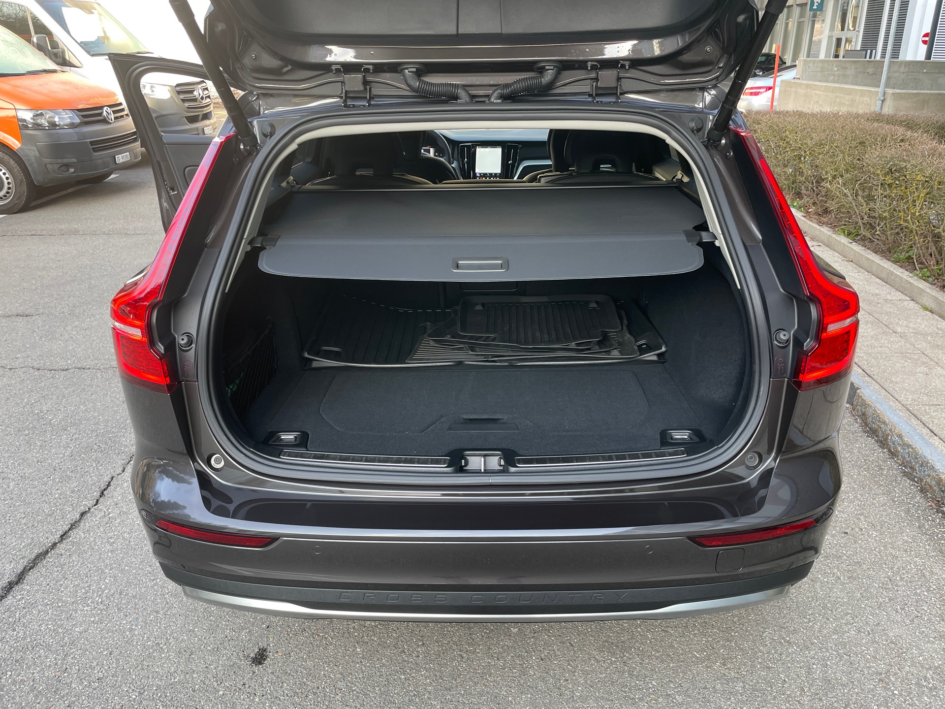 VOLVO V60 Cross Country B5 Mild Hybrid Plus AWD Geartronic-image-5