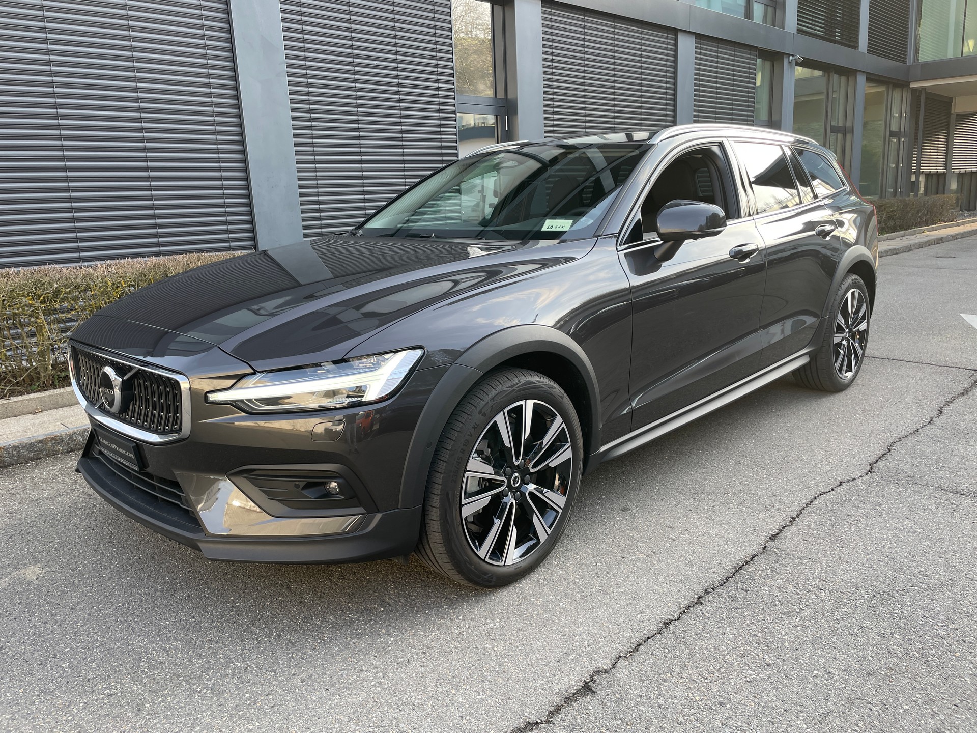 VOLVO V60 Cross Country B5 Mild Hybrid Plus AWD Geartronic-image-0