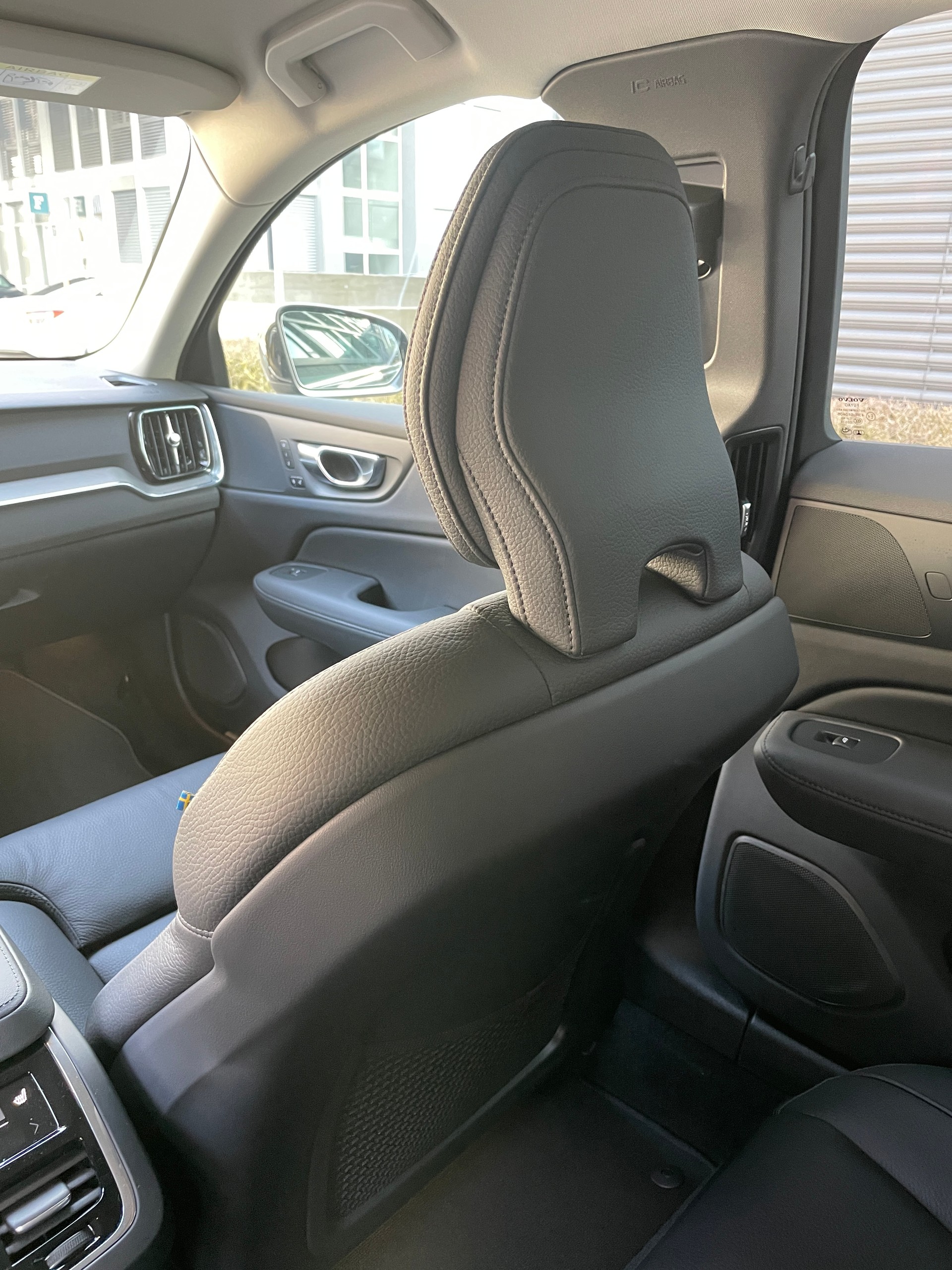 VOLVO V60 Cross Country B5 Mild Hybrid Plus AWD Geartronic-image-15