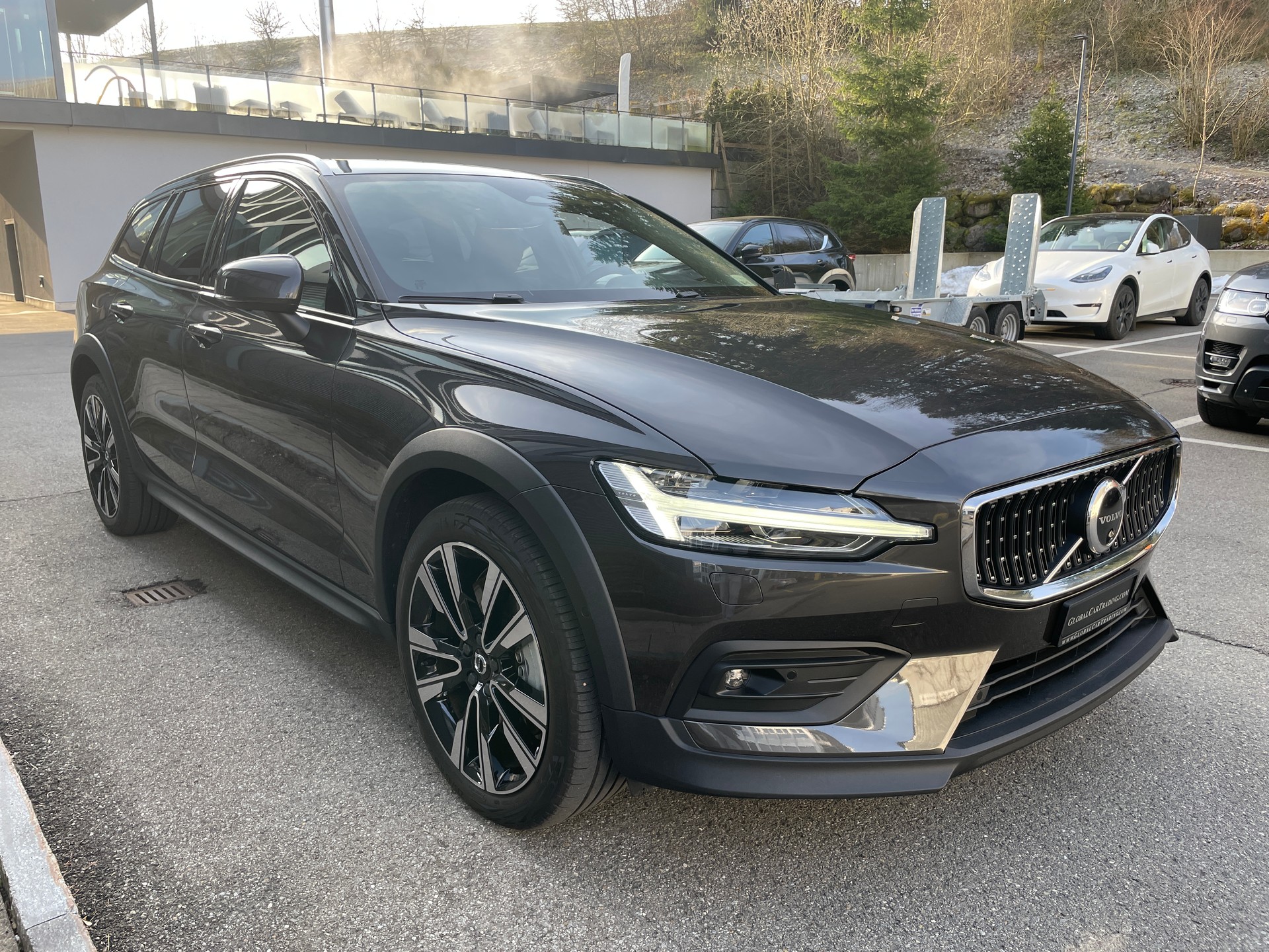 VOLVO V60 Cross Country B5 Mild Hybrid Plus AWD Geartronic-image-2