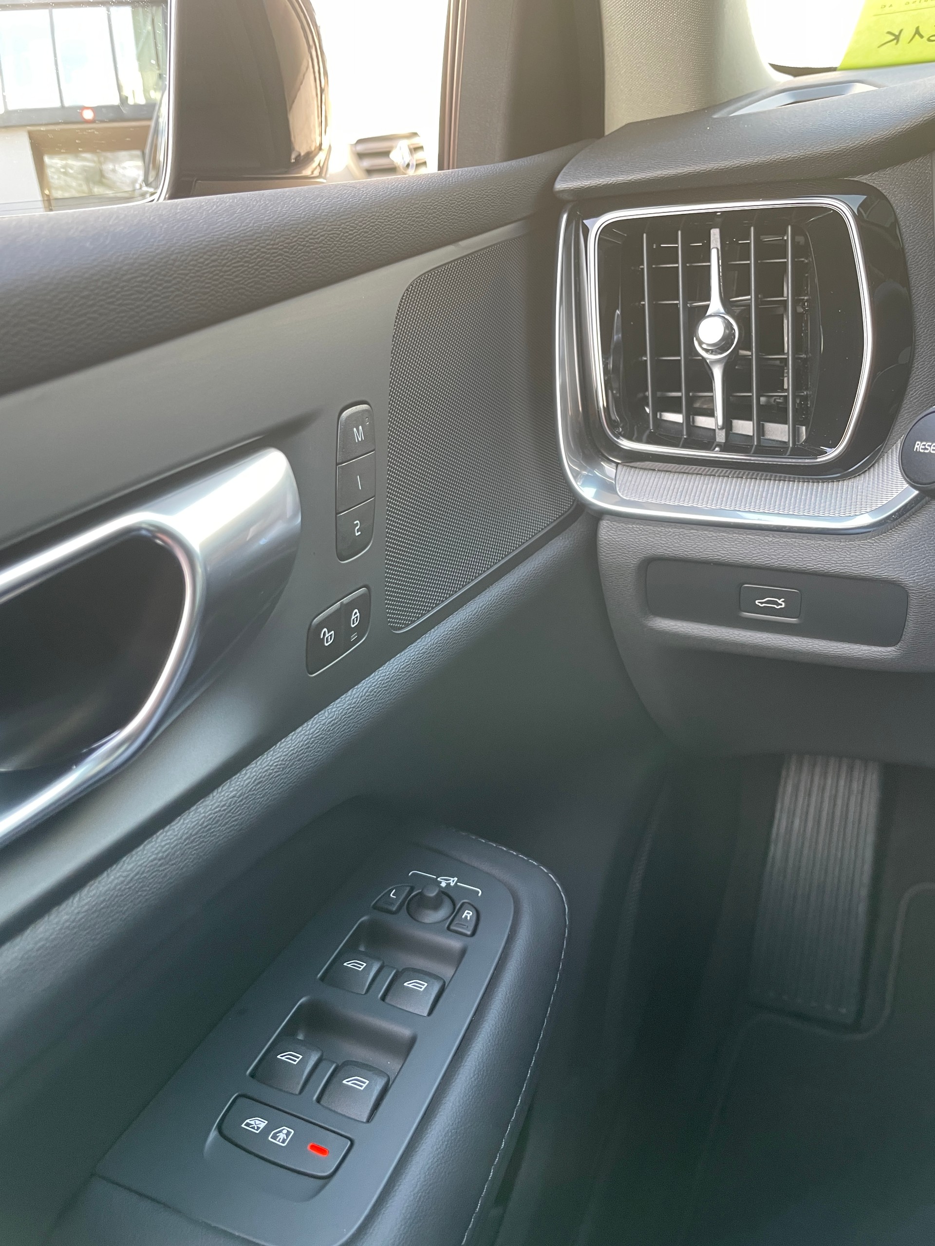 VOLVO V60 Cross Country B5 Mild Hybrid Plus AWD Geartronic-image-21