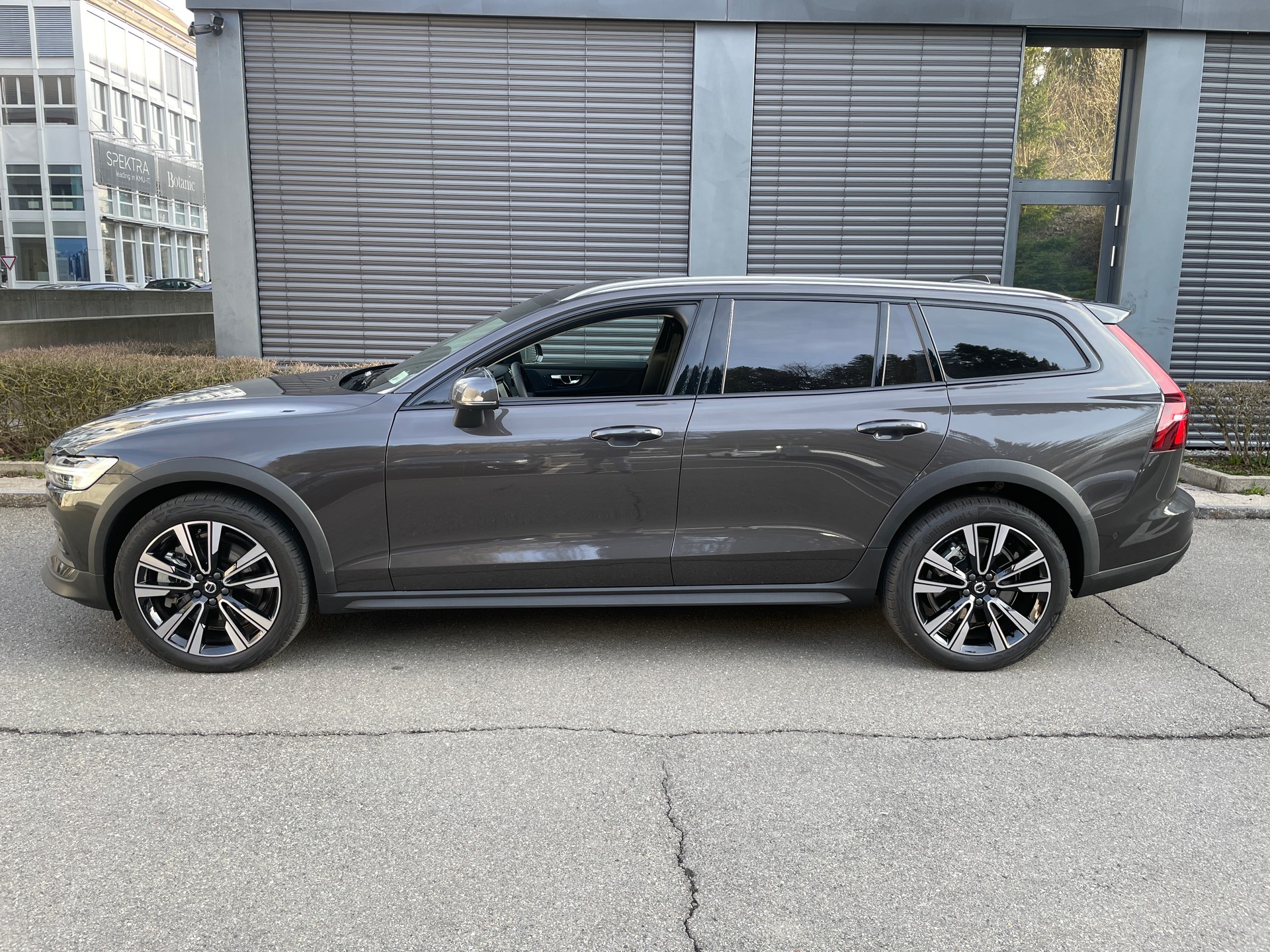 VOLVO V60 Cross Country B5 Mild Hybrid Plus AWD Geartronic-image-7