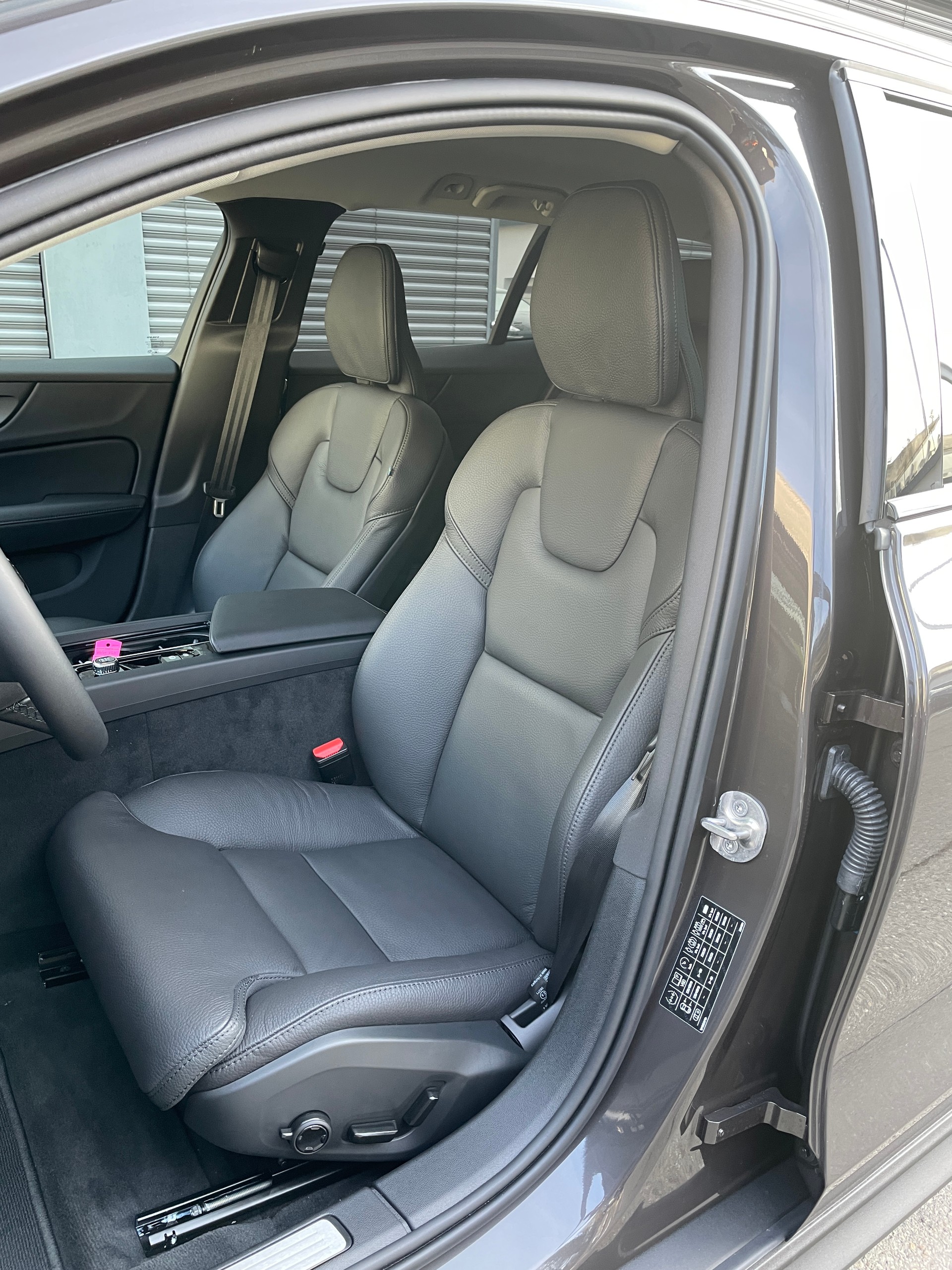 VOLVO V60 Cross Country B5 Mild Hybrid Plus AWD Geartronic-image-11