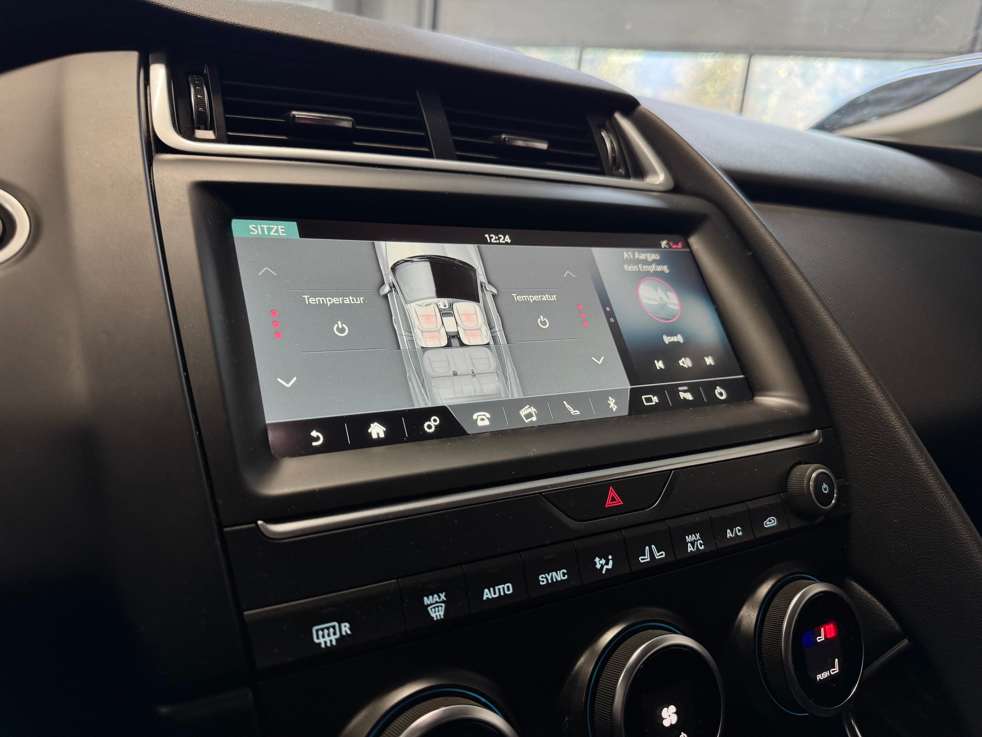 JAGUAR E-Pace P200 R-Dynamic AWD Automatik *Apple CarPlay/Android Auto*Rückfahrkamera*Sitzheizung uvm.*-image-15