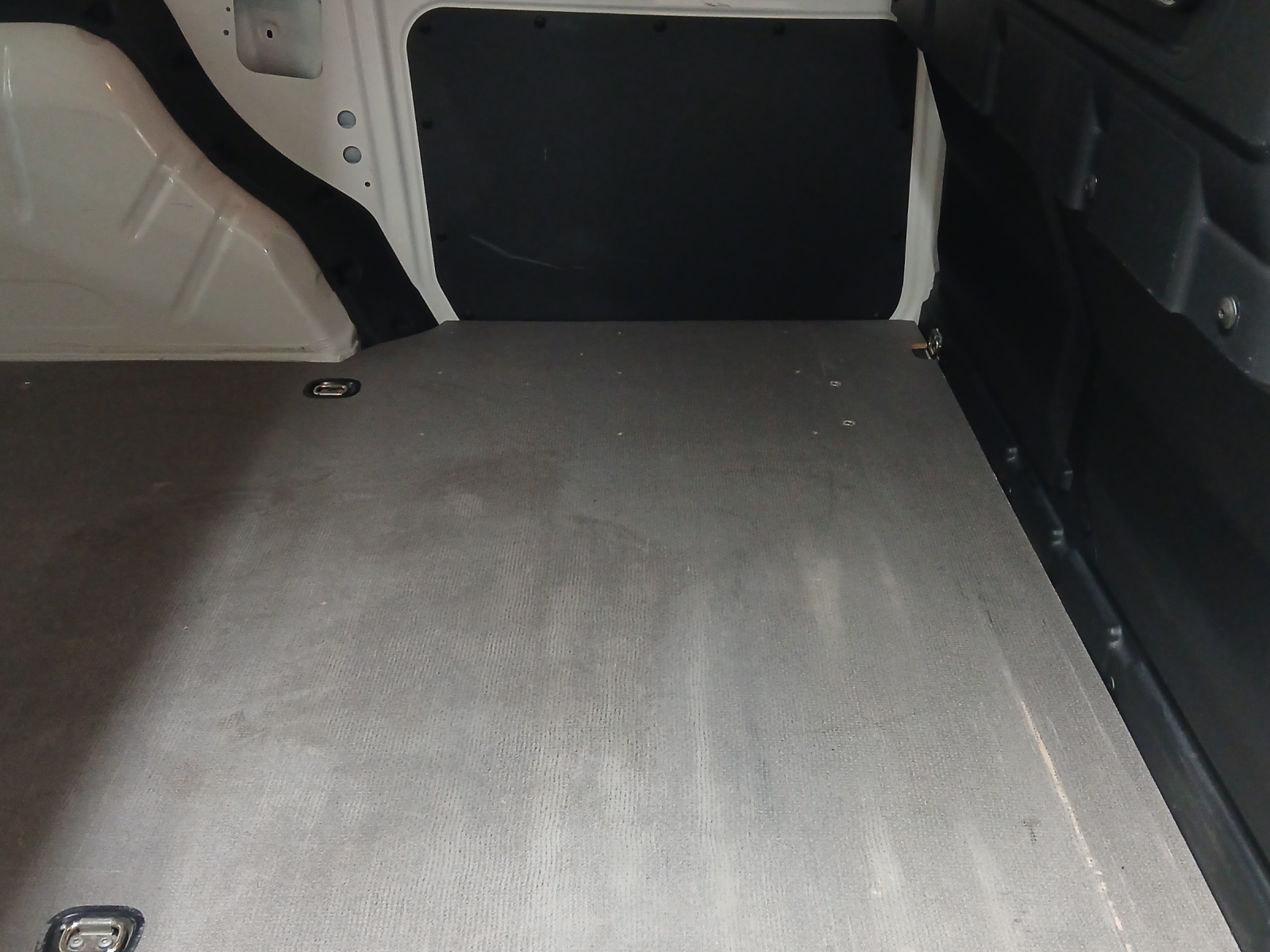 VW Caddy Cargo 2.0TDI Maxi-image-11