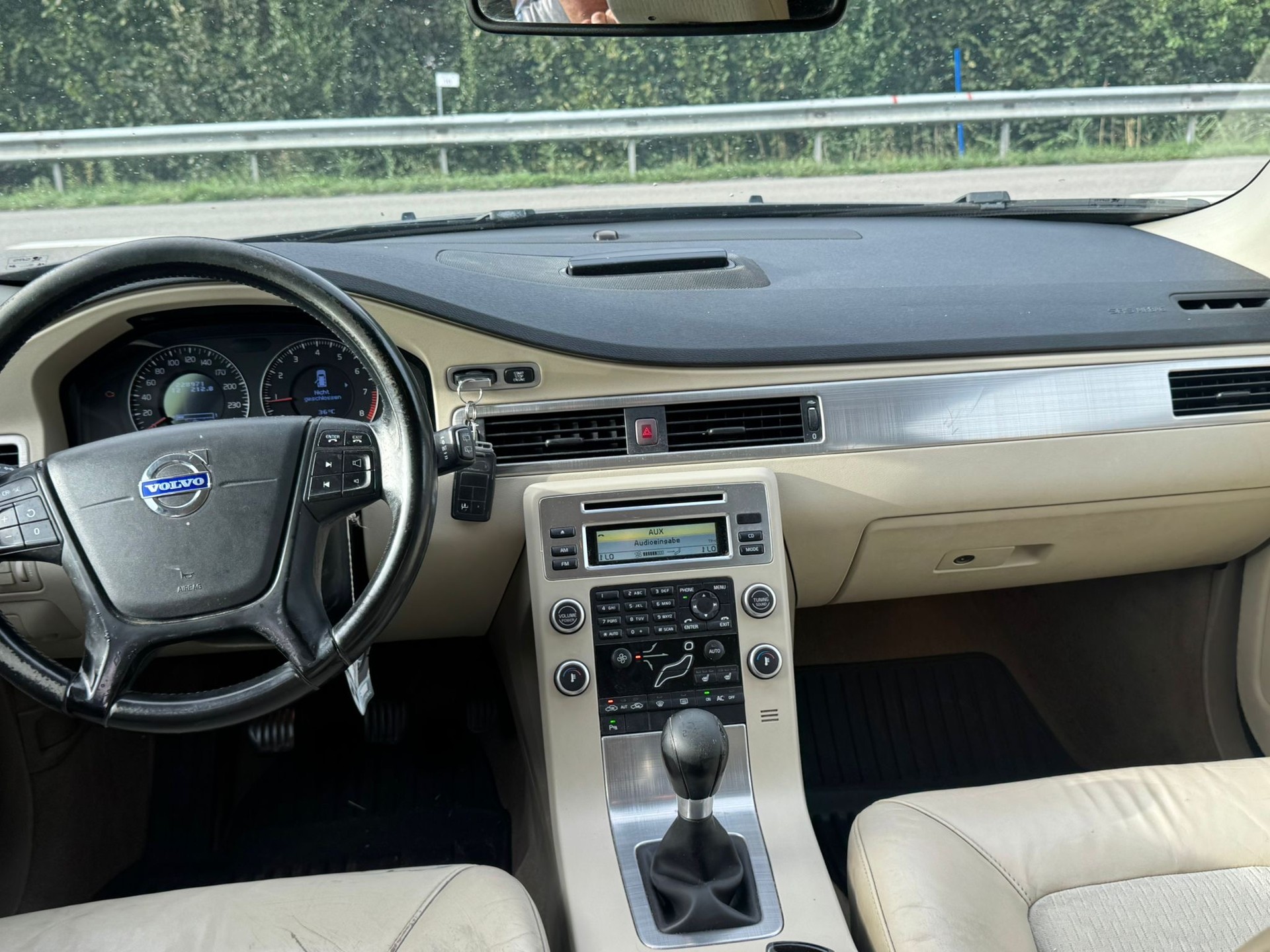 VOLVO V70 2.0-image-14