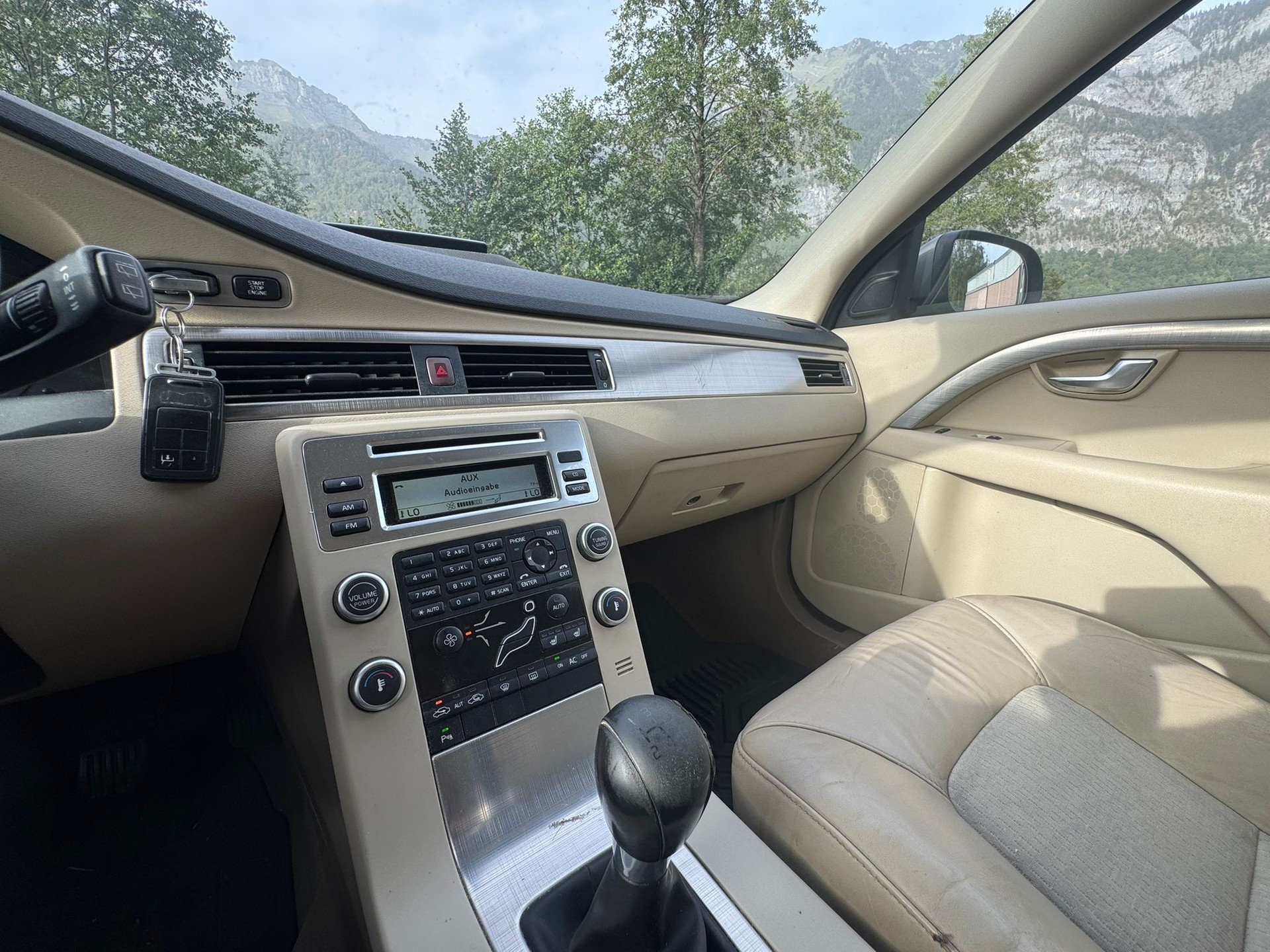 VOLVO V70 2.0-image-10