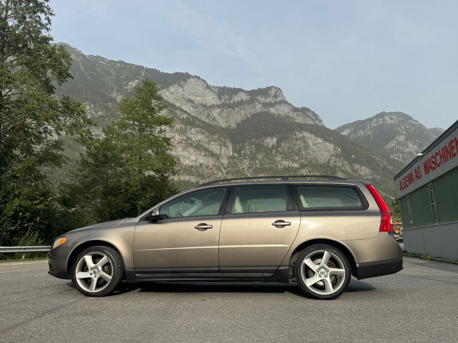 VOLVO V70 2.0-image-8