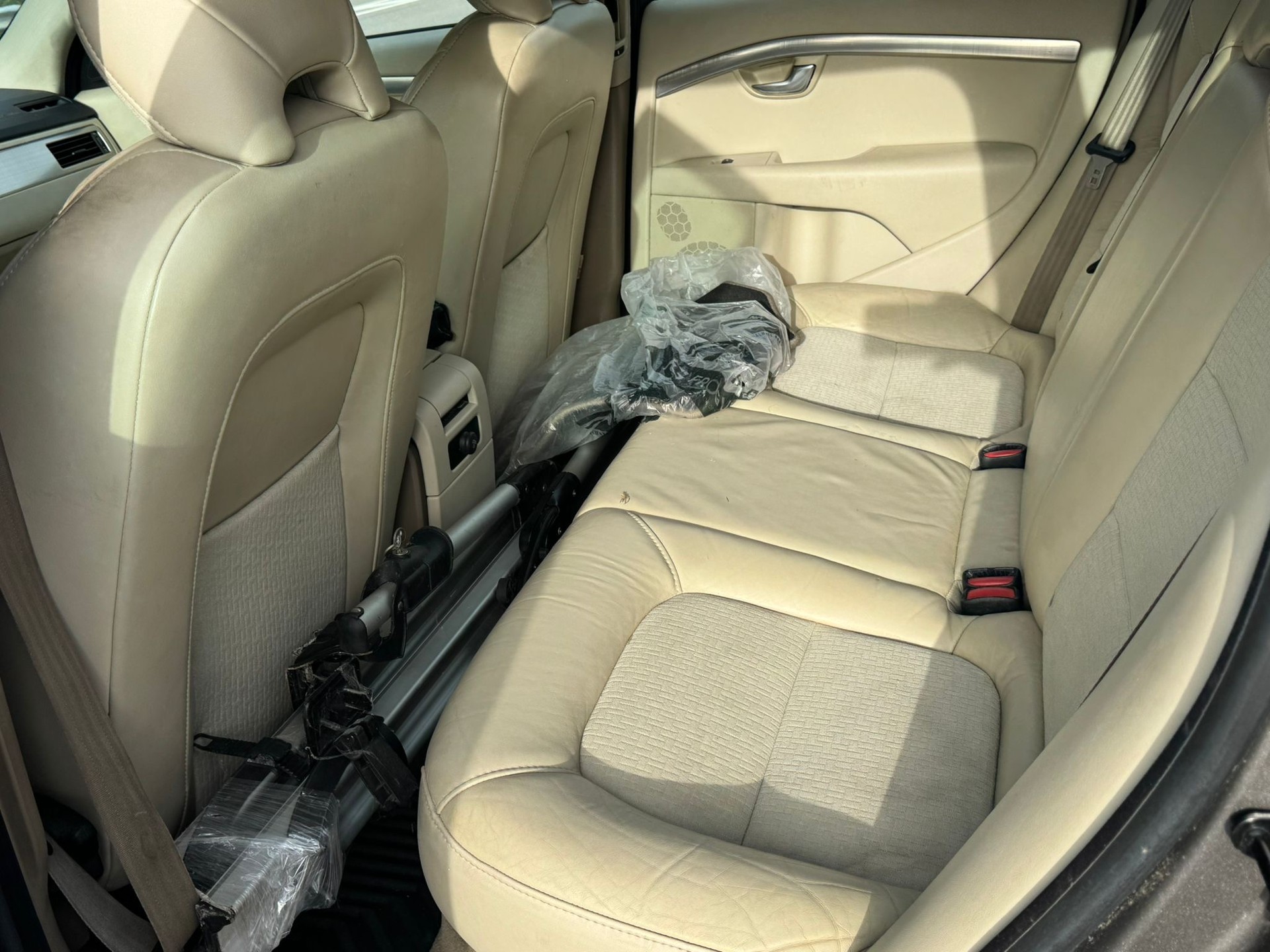 VOLVO V70 2.0-image-11
