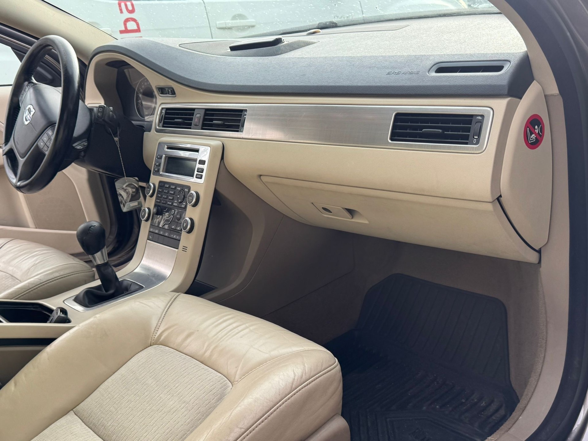 VOLVO V70 2.0-image-9