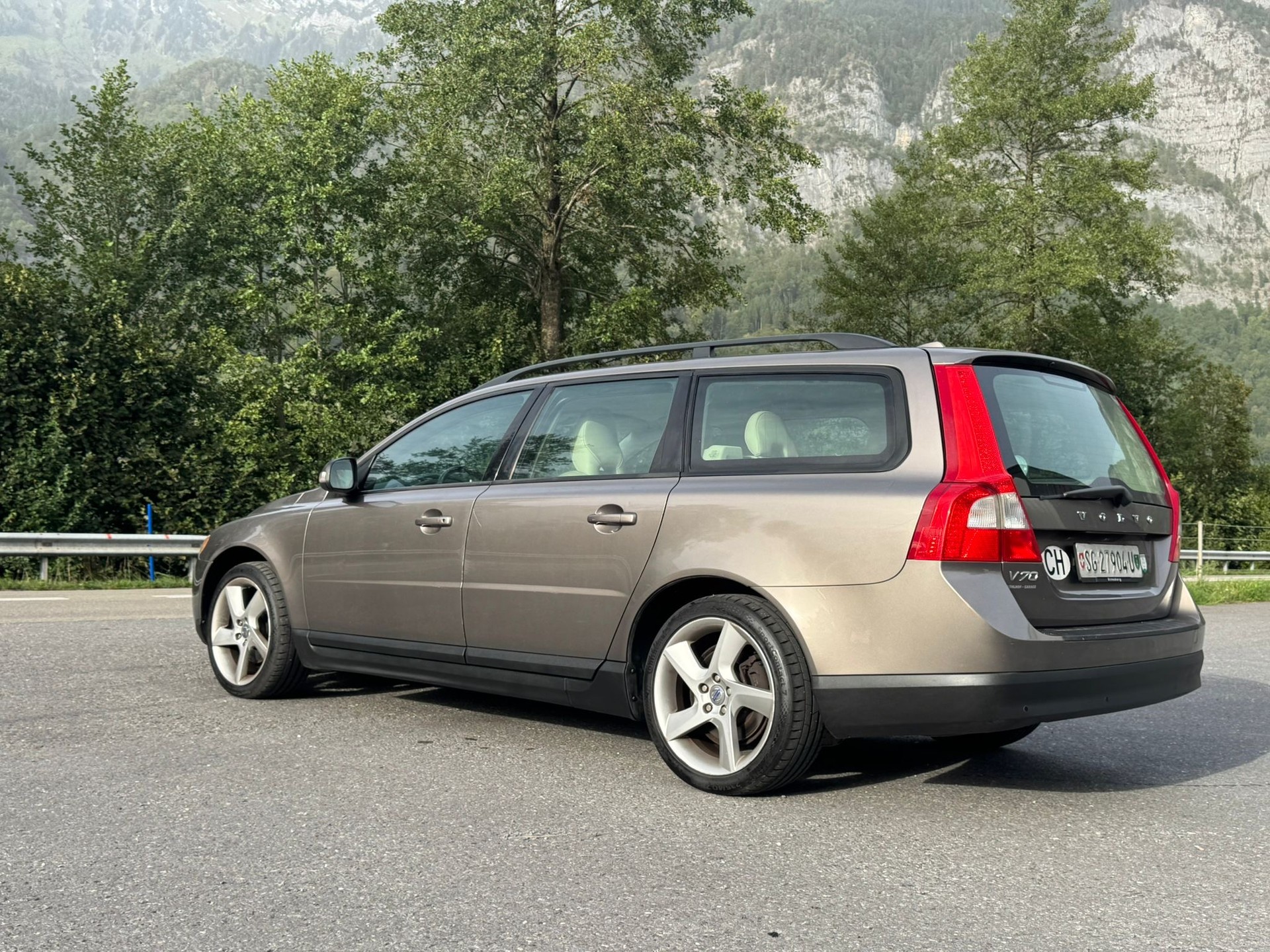 VOLVO V70 2.0-image-7