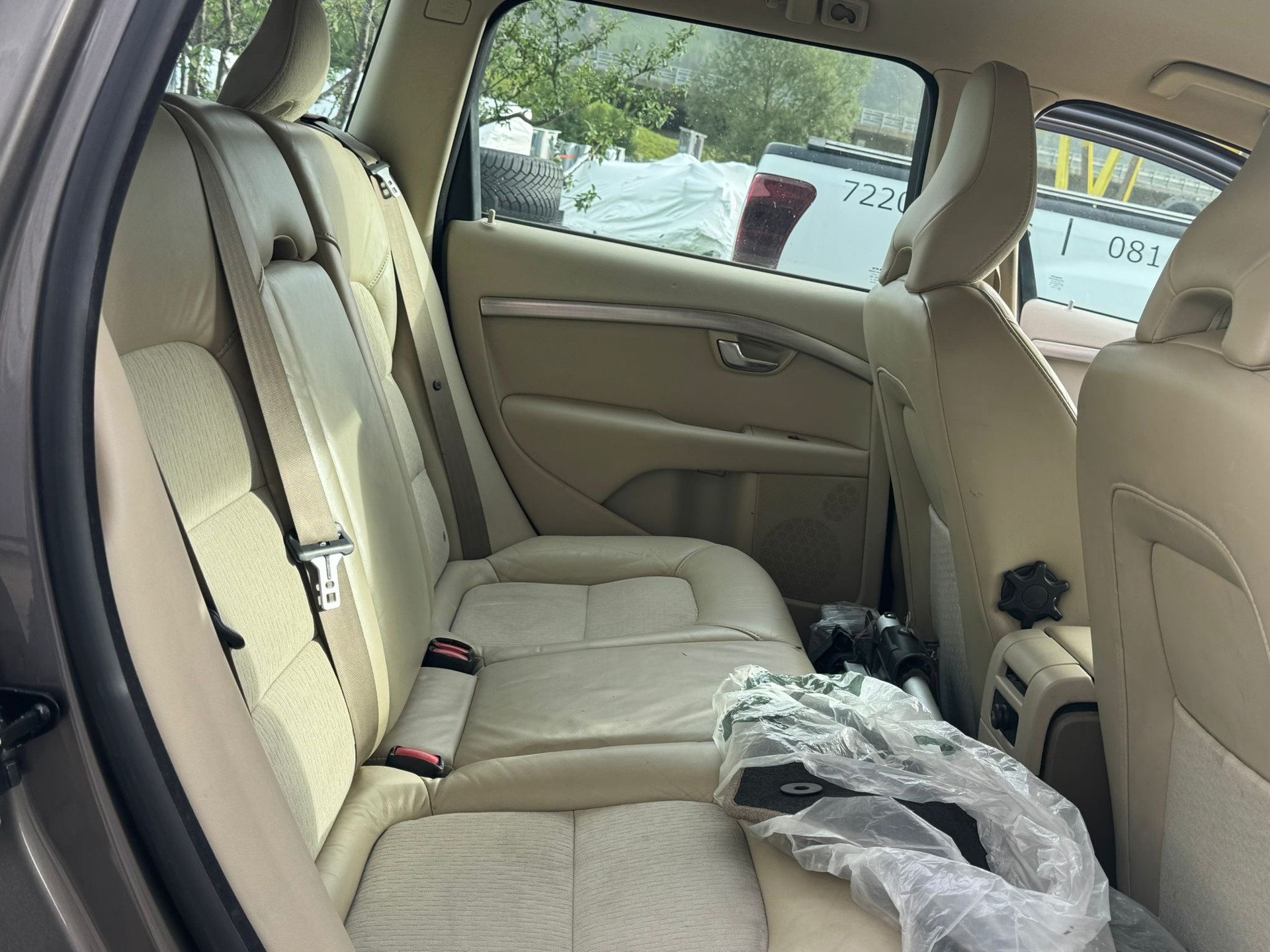 VOLVO V70 2.0-image-12