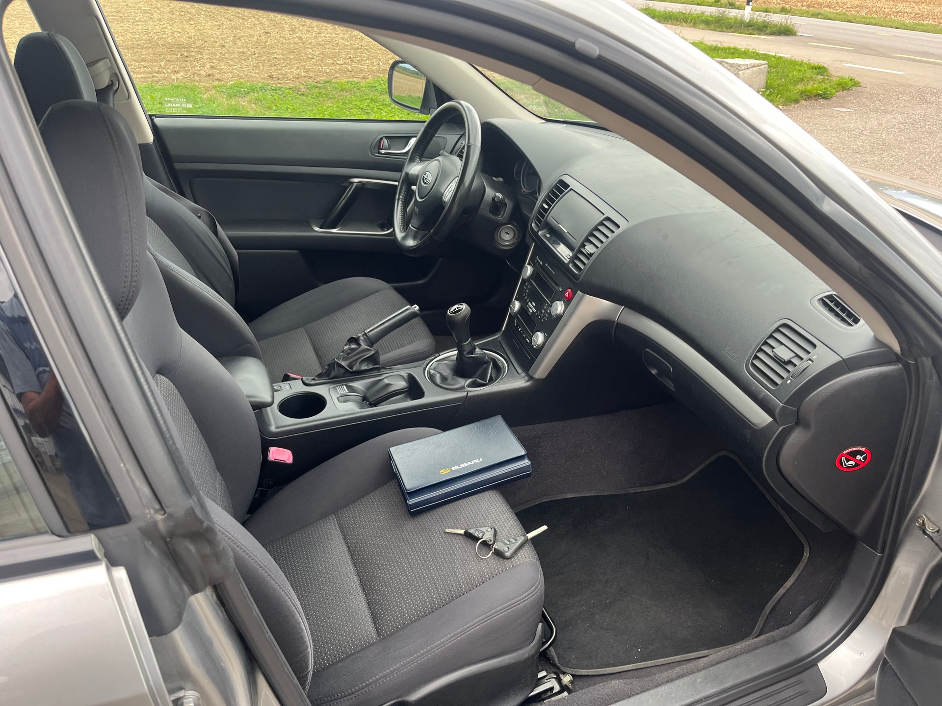 SUBARU Legacy 2.0R AWD Swiss-image-7
