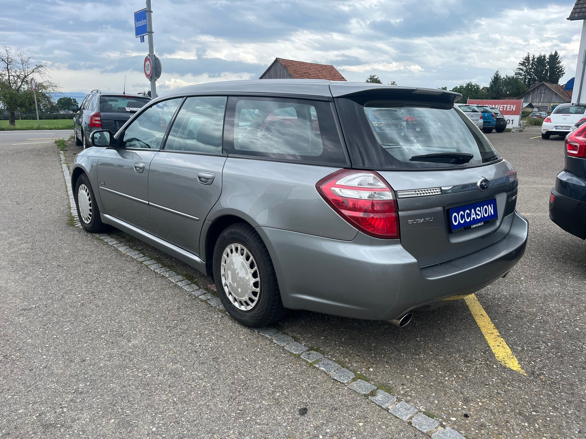 SUBARU Legacy 2.0R AWD Swiss-image-4
