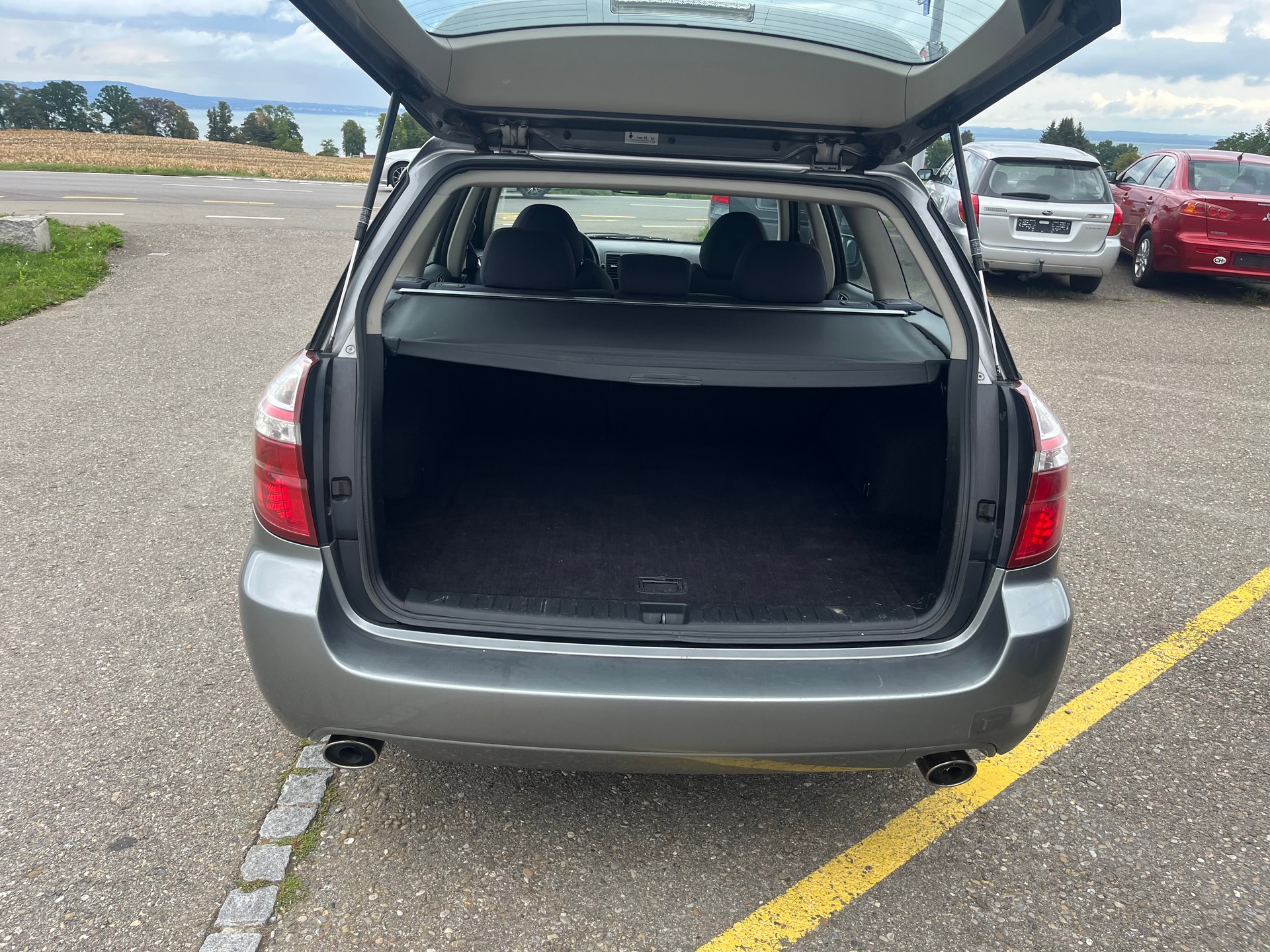 SUBARU Legacy 2.0R AWD Swiss-image-6