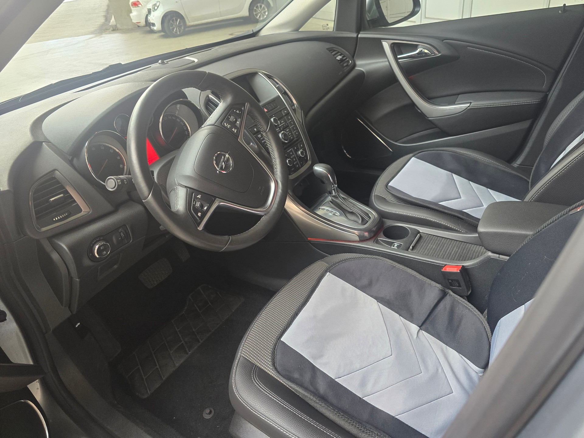 OPEL Astra 1.4i 16V Turbo Automatic-image-4