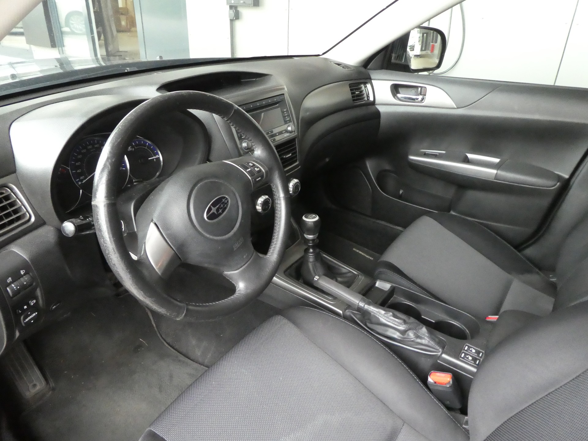 SUBARU Impreza 2.0D Swiss-image-9