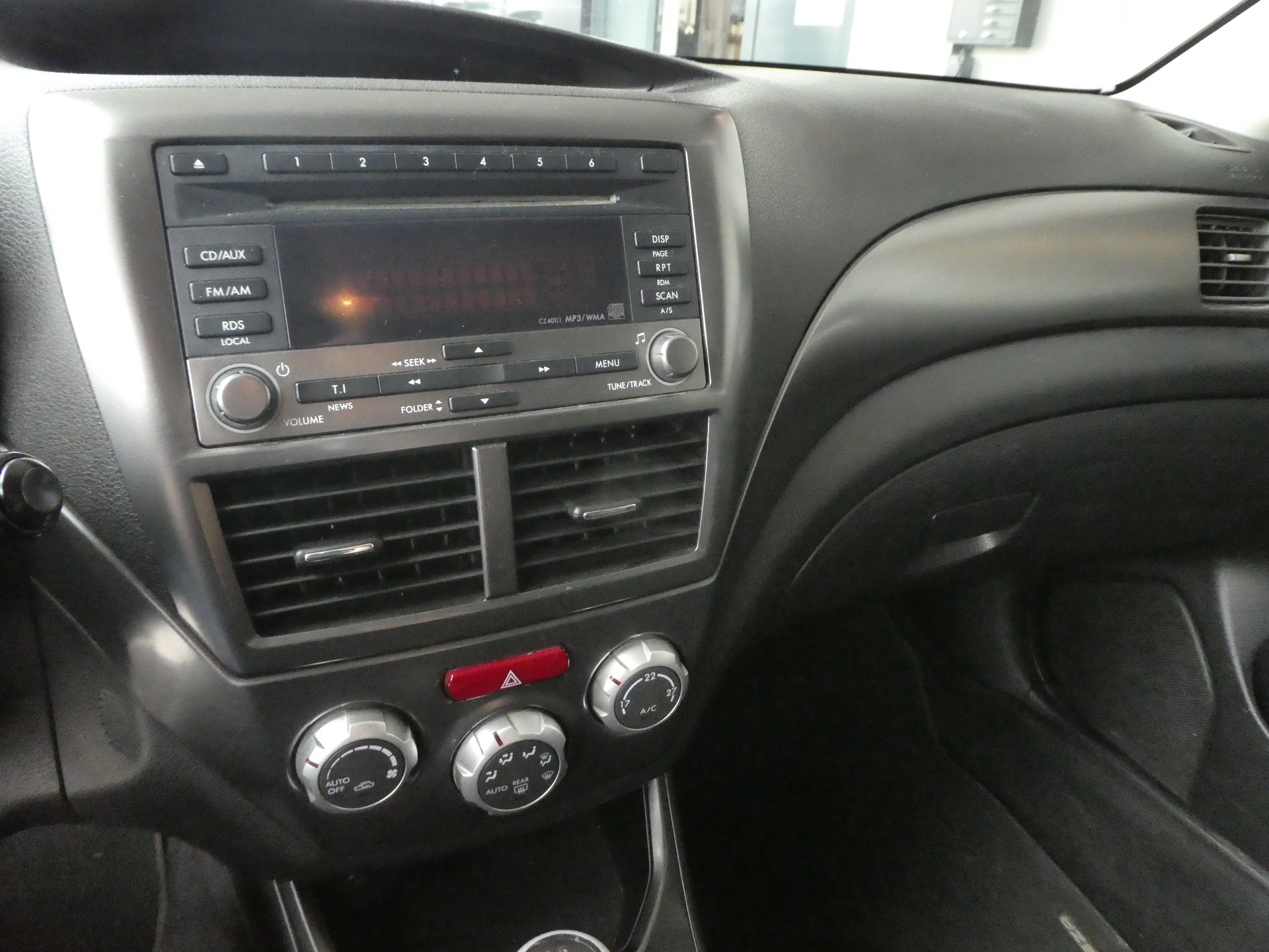 SUBARU Impreza 2.0D Swiss-image-11