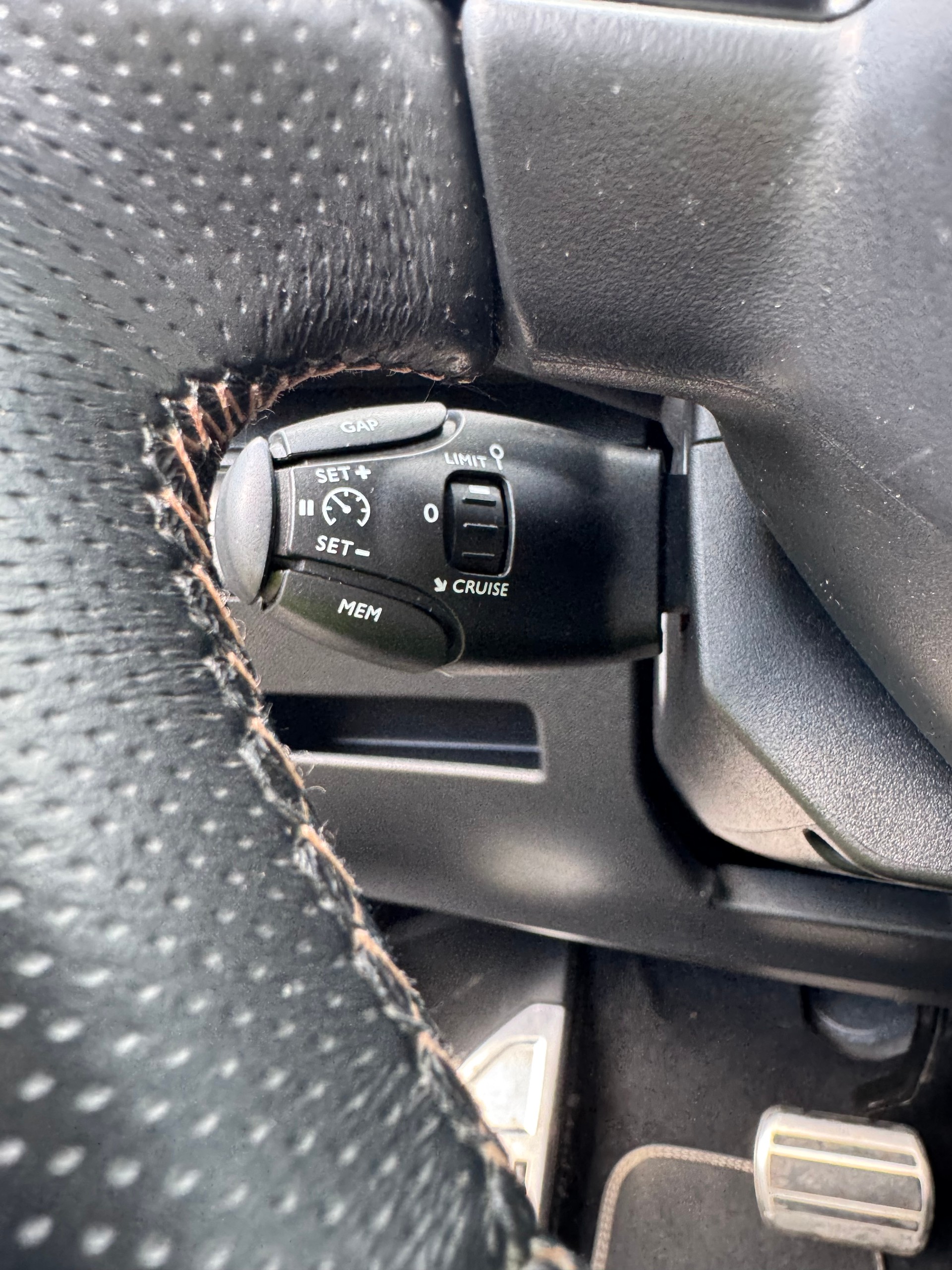 PEUGEOT 5008 2.0 BlueHDi GT EAT-image-14