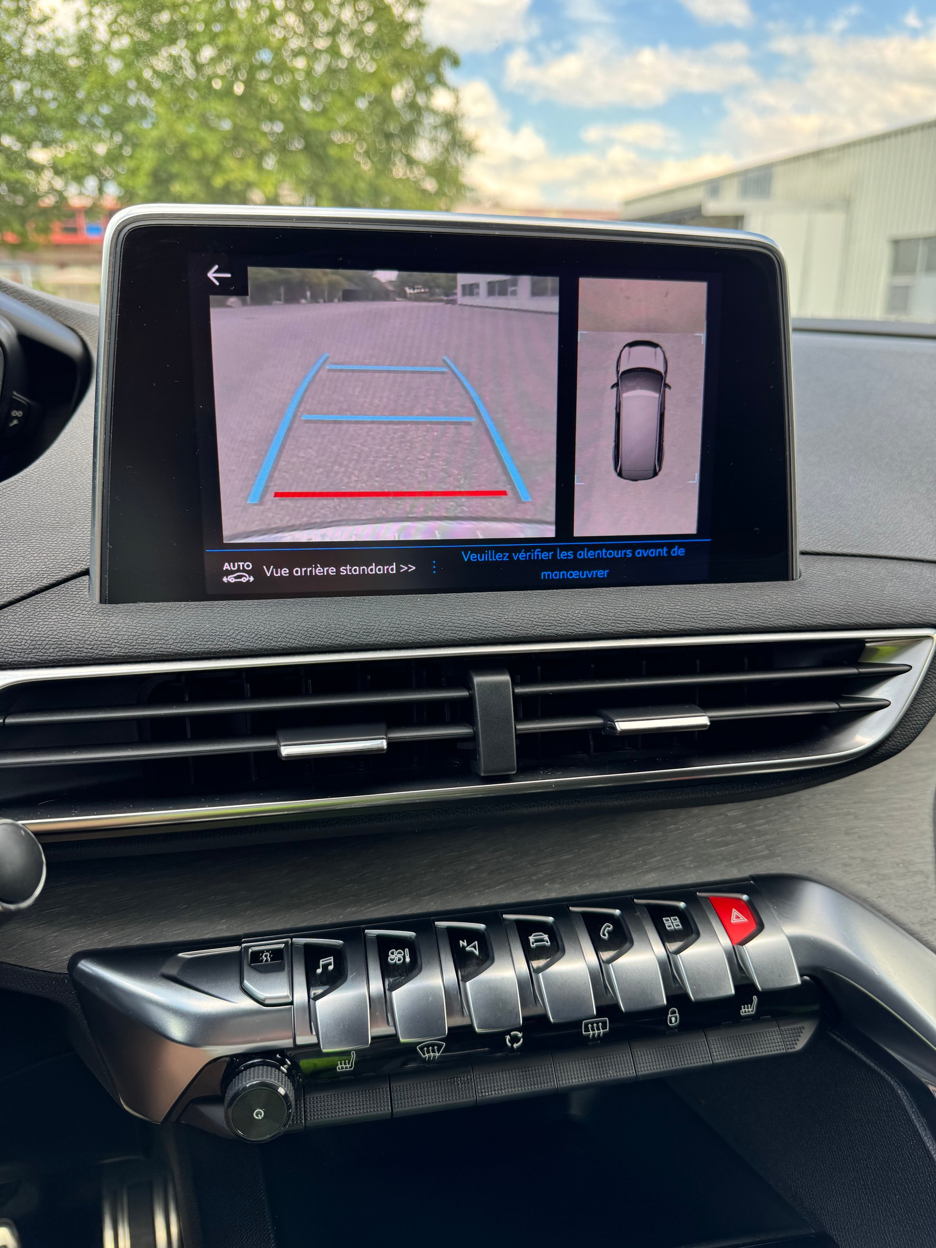 PEUGEOT 5008 2.0 BlueHDi GT EAT-image-11