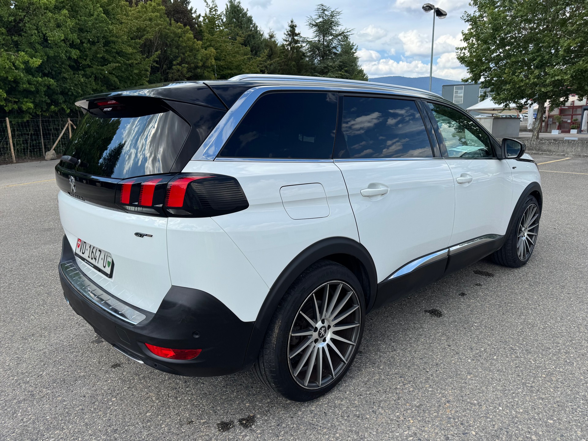 PEUGEOT 5008 2.0 BlueHDi GT EAT-image-6