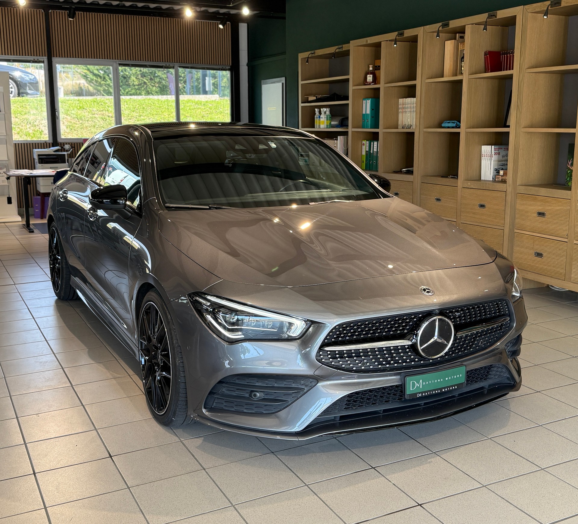 MERCEDES-BENZ CLA Shooting Brake 200 AMG Line 7G-DCT-showroom-element-1
