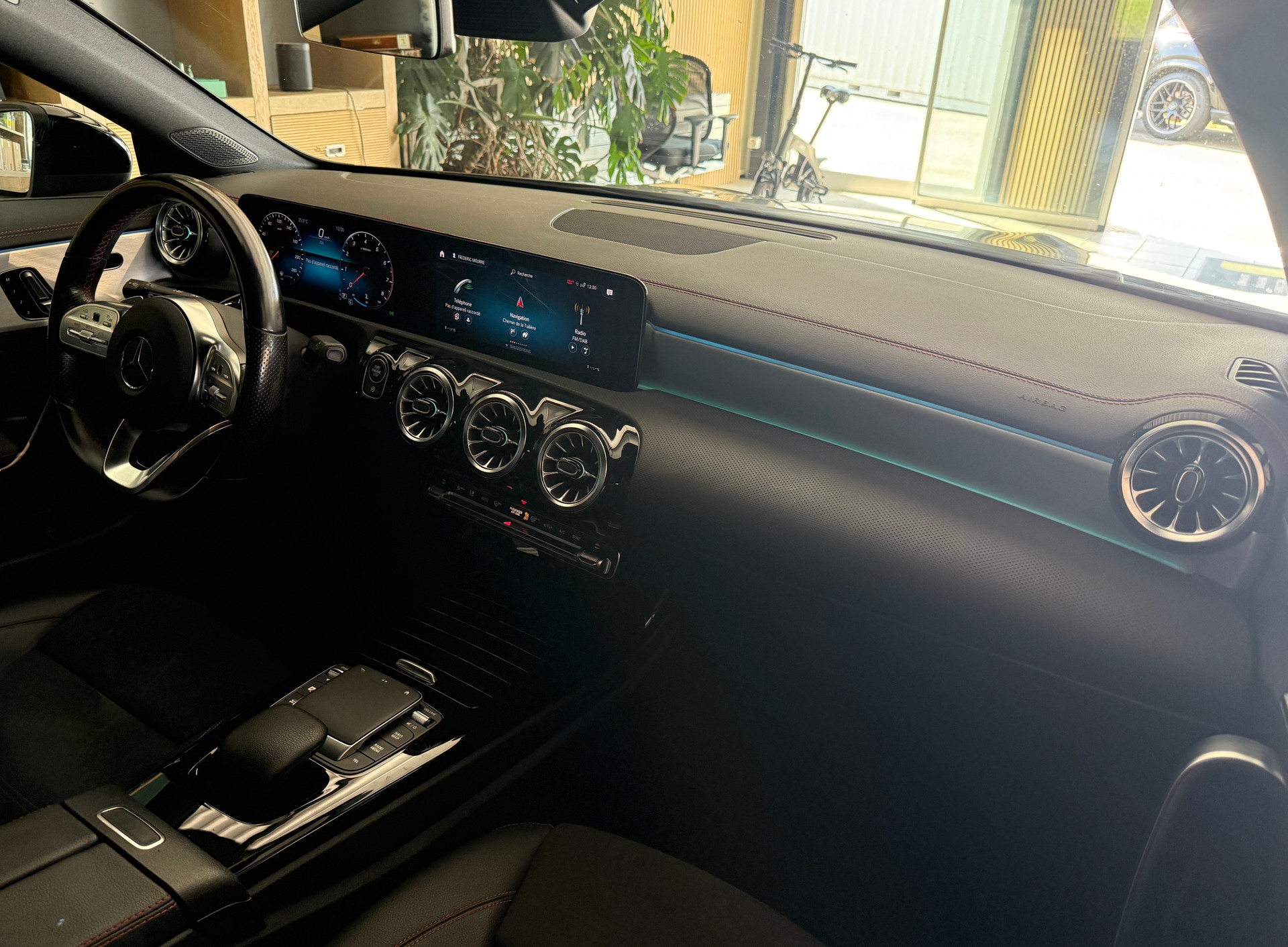MERCEDES-BENZ CLA Shooting Brake 200 AMG Line 7G-DCT-image-12