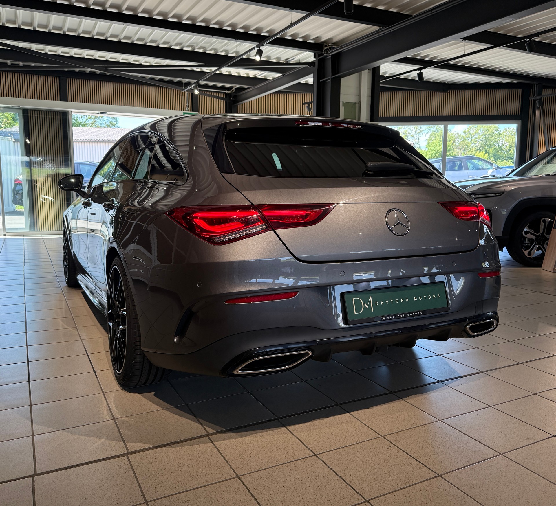 MERCEDES-BENZ CLA Shooting Brake 200 AMG Line 7G-DCT-image-6