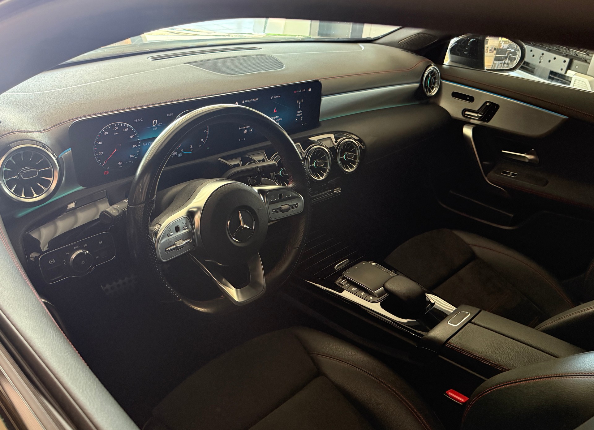 MERCEDES-BENZ CLA Shooting Brake 200 AMG Line 7G-DCT-image-8