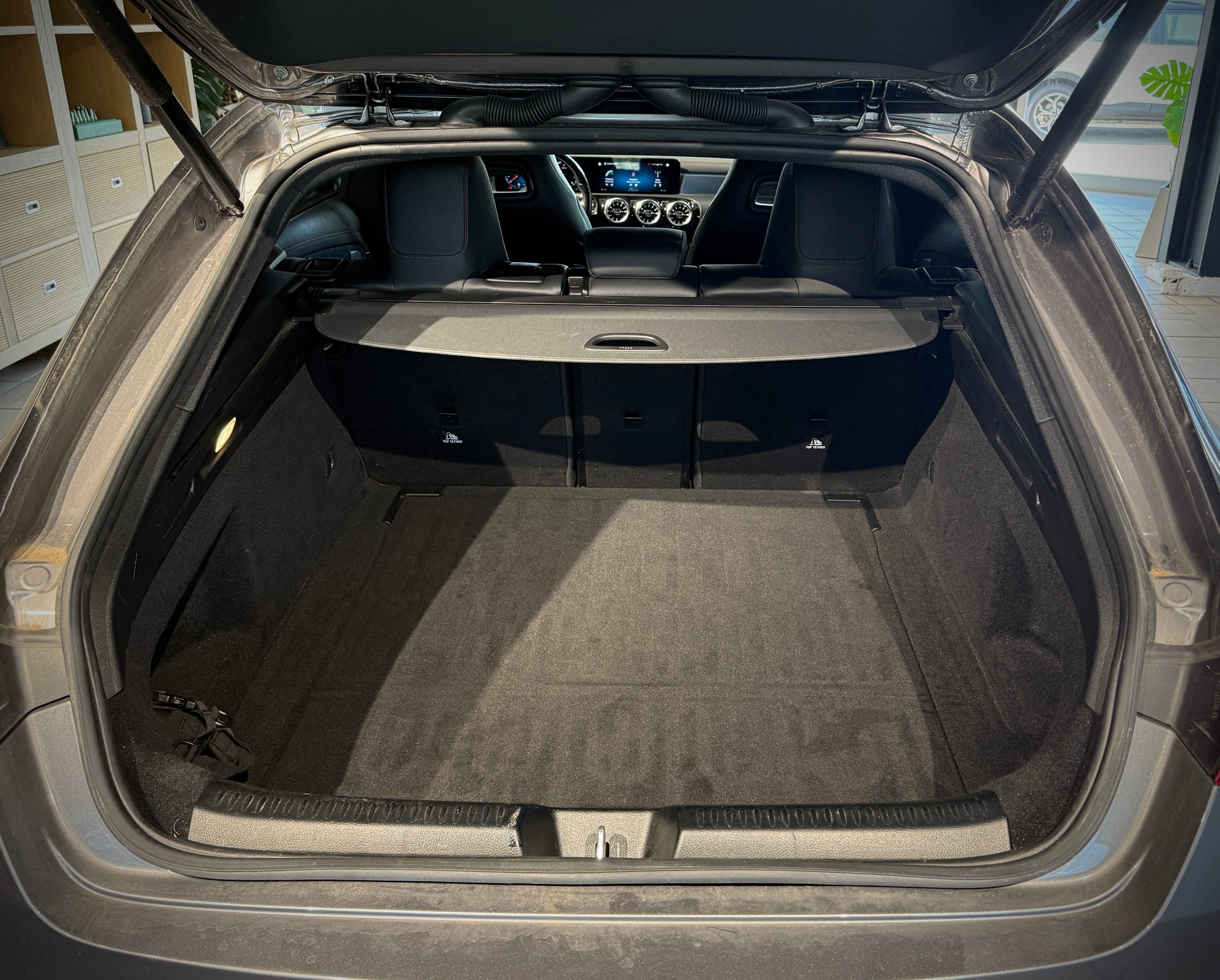 MERCEDES-BENZ CLA Shooting Brake 200 AMG Line 7G-DCT-image-21
