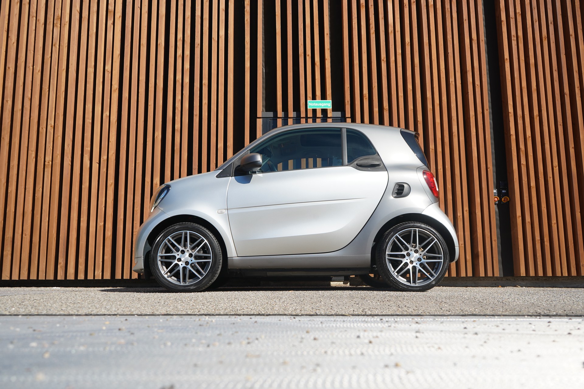 SMART FORTWO BRABUS XCLUSIVE TWINMATIC l 109 PS-image-3