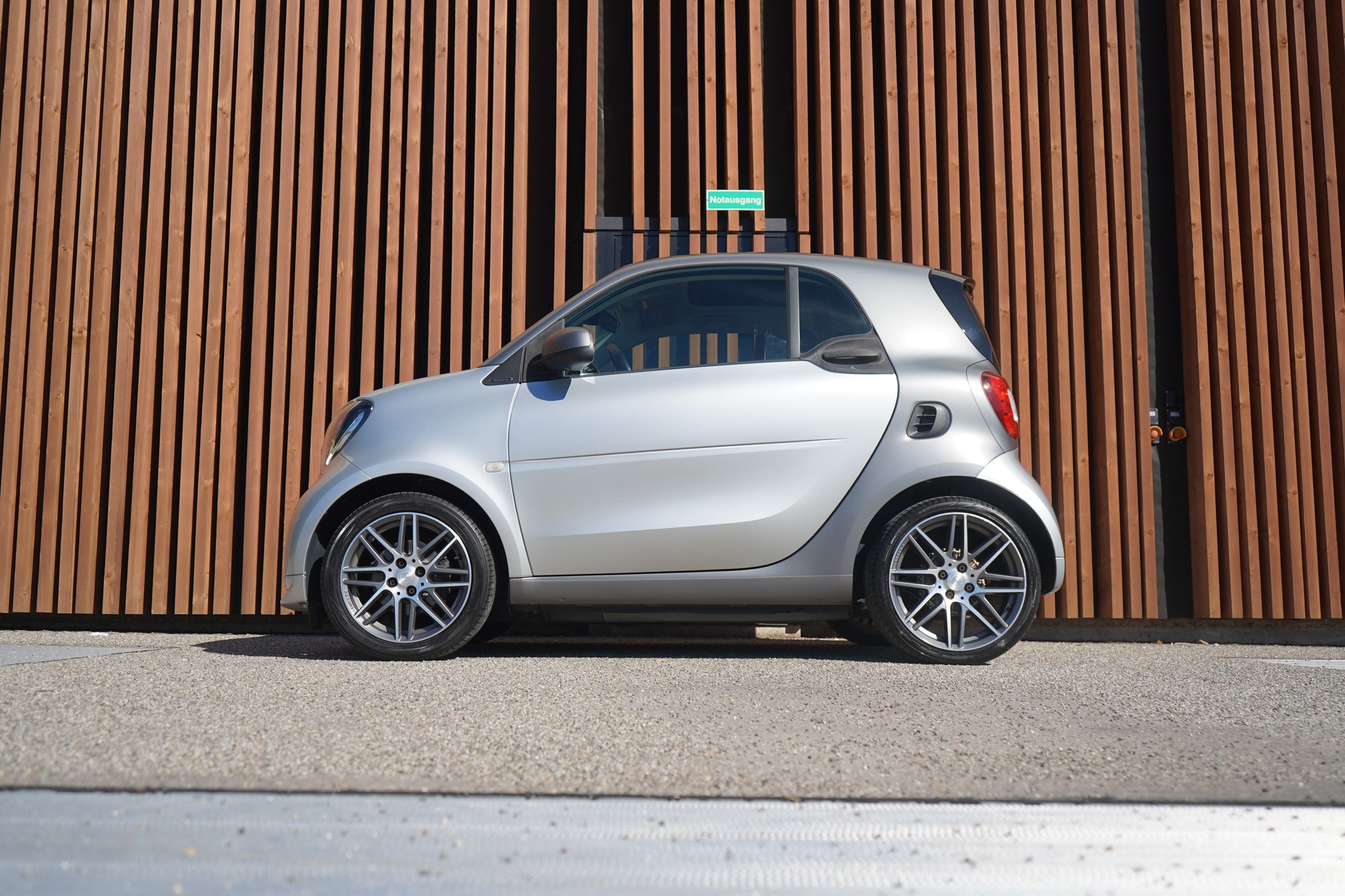SMART FORTWO BRABUS XCLUSIVE TWINMATIC l 109 PS-image-1