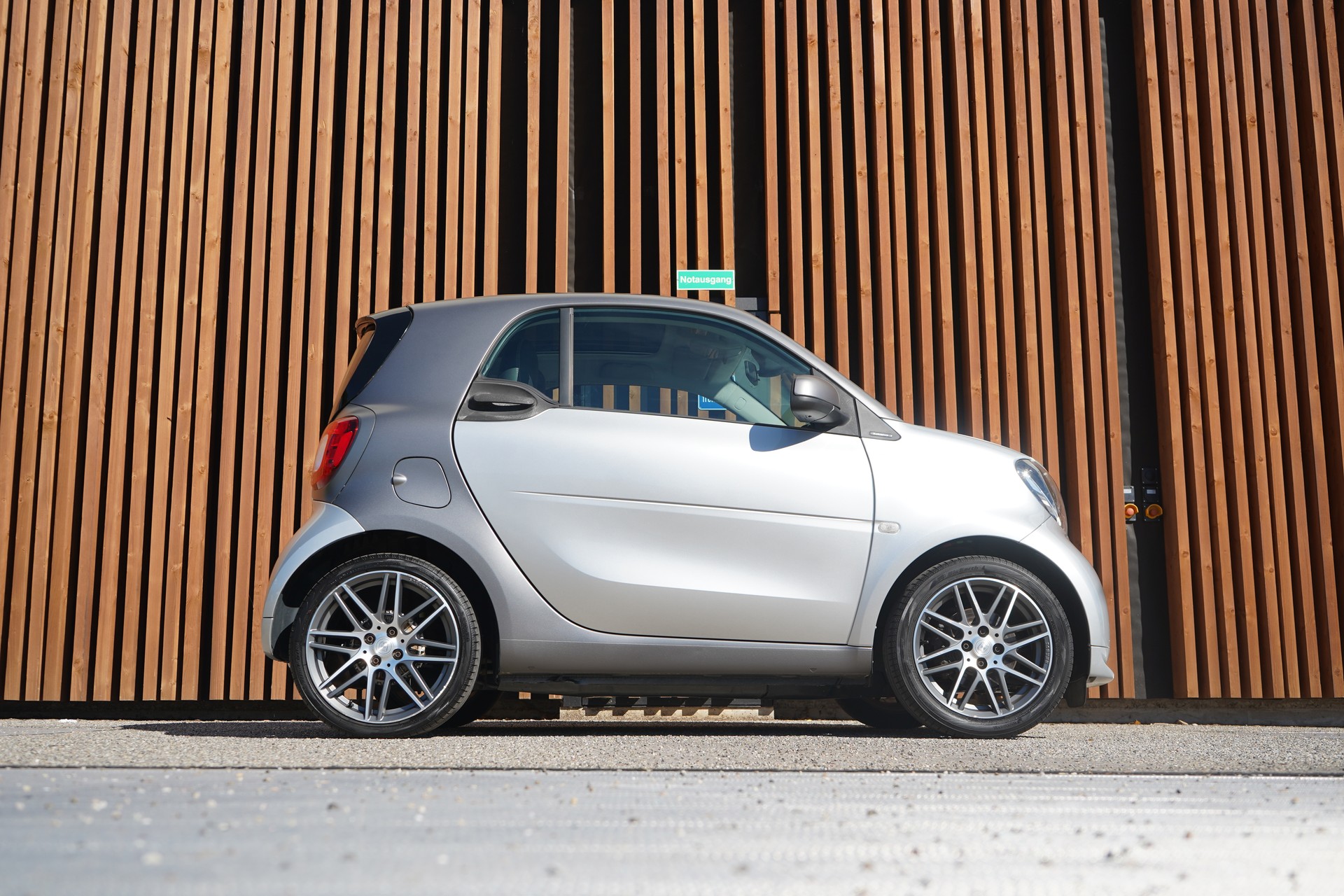 SMART FORTWO BRABUS XCLUSIVE TWINMATIC l 109 PS-image-2