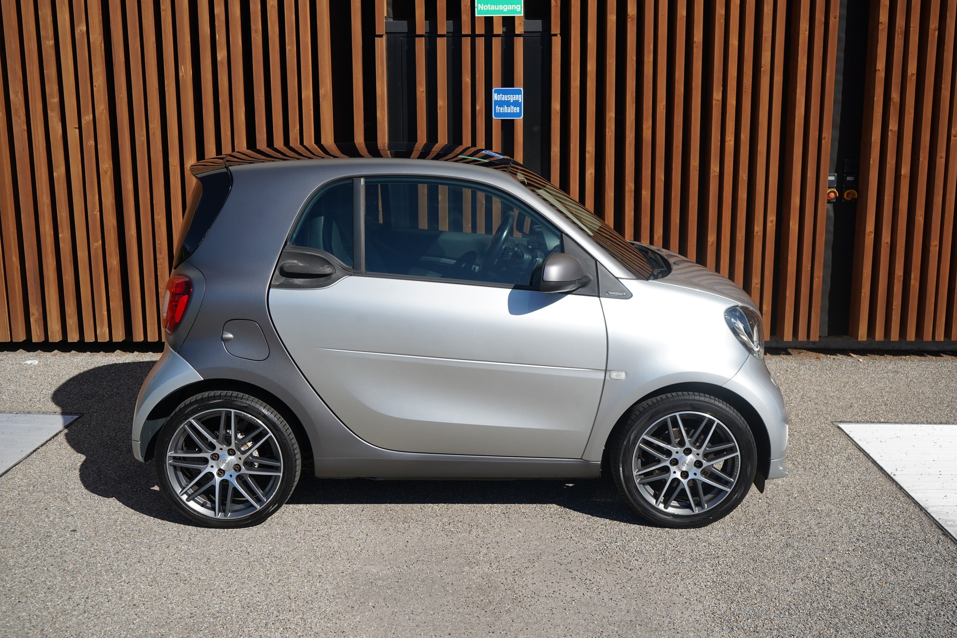 SMART FORTWO BRABUS XCLUSIVE TWINMATIC l 109 PS-image-4