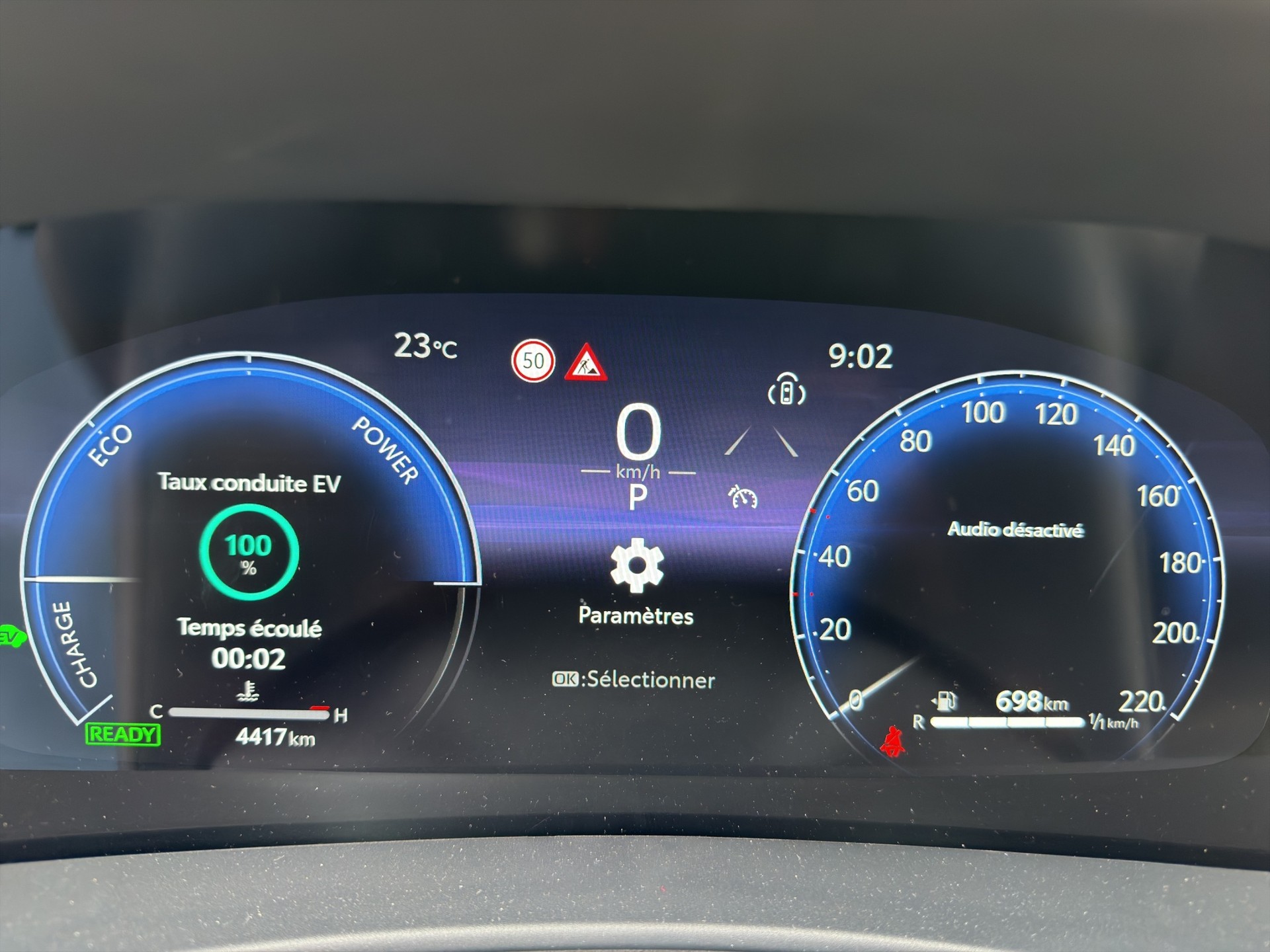 TOYOTA C-HR 2.0 HSD CVT Style 4WD-image-12