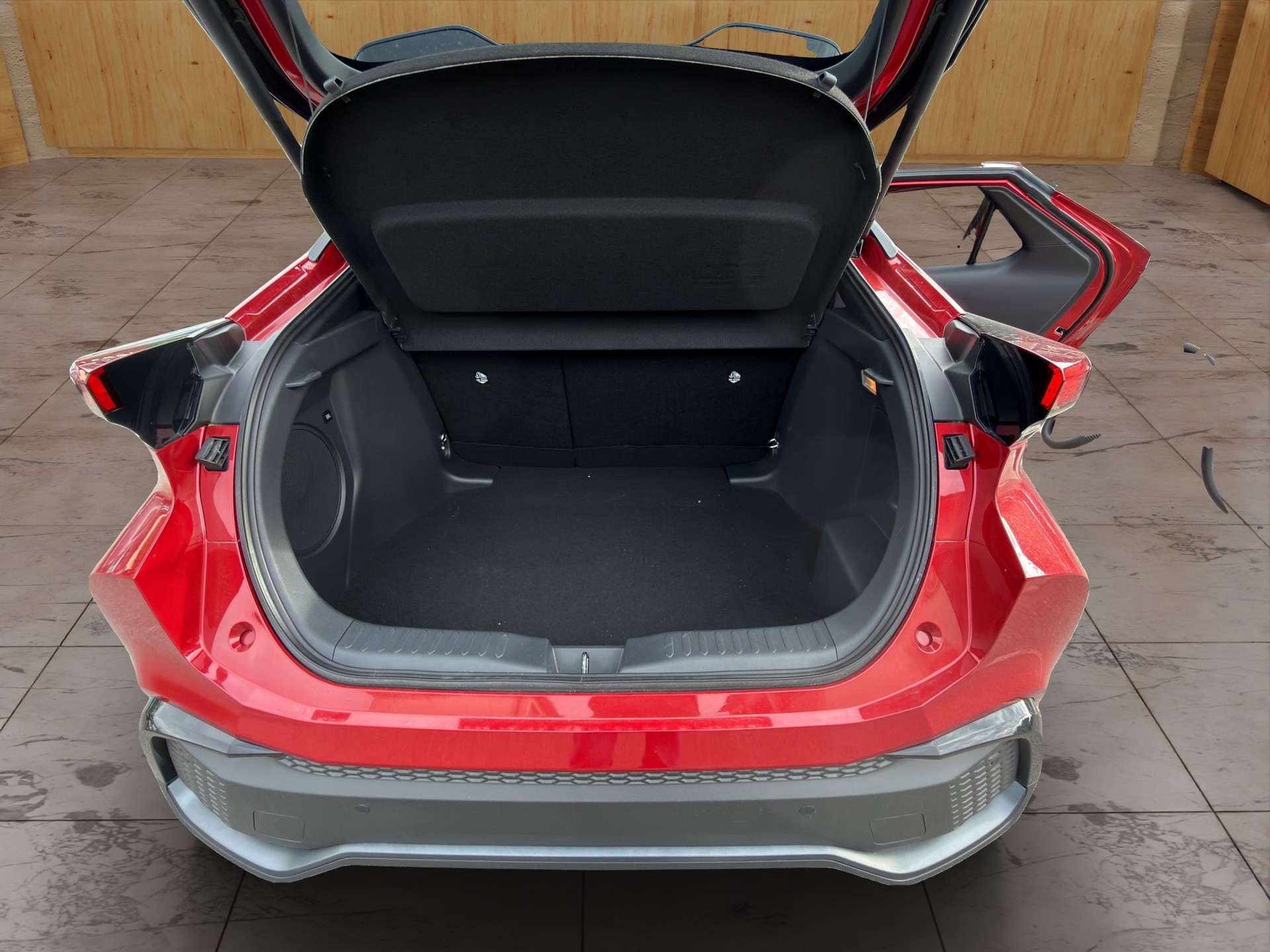 TOYOTA C-HR 2.0 HSD CVT Style 4WD-image-18