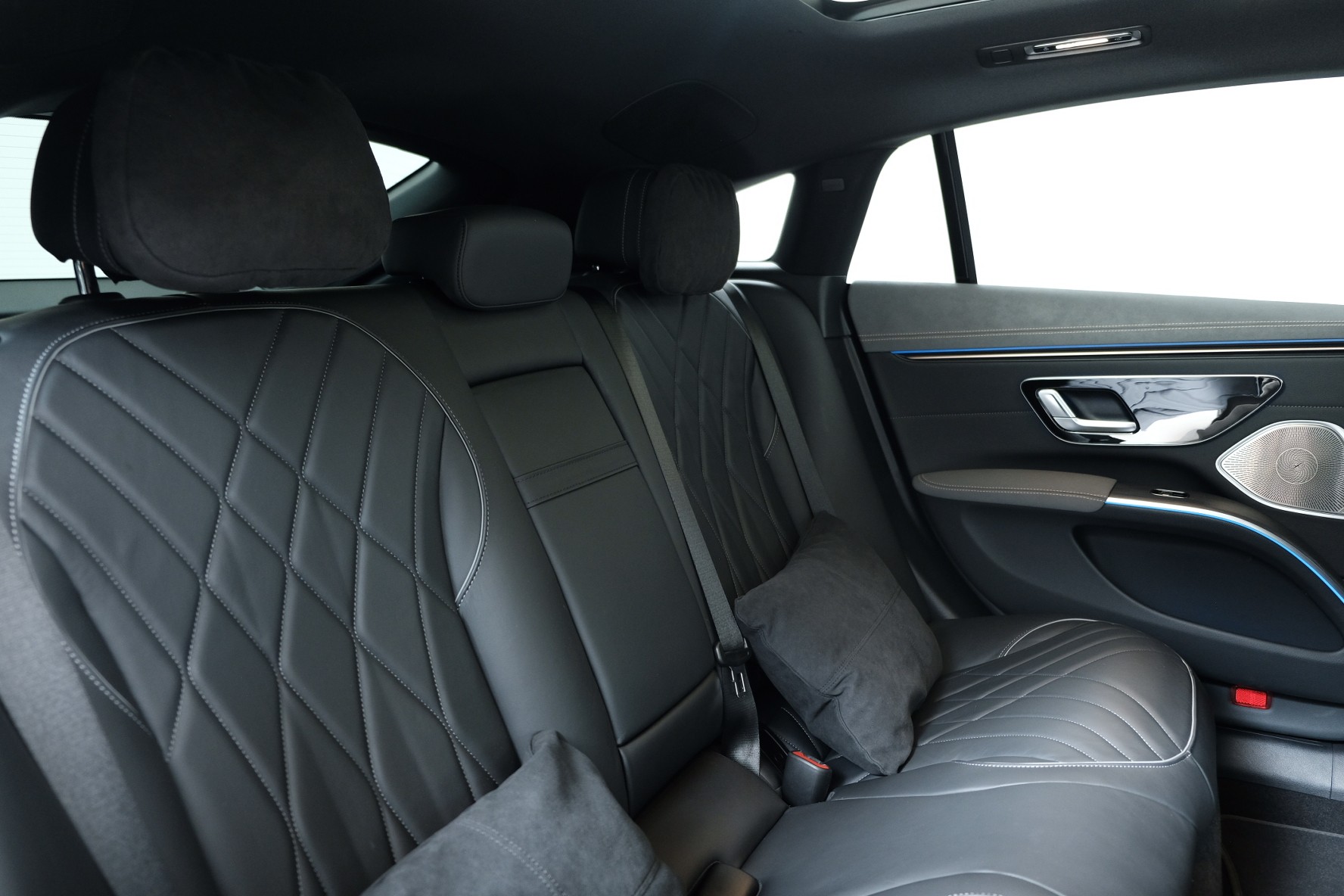 MERCEDES-BENZ EQS 580 4matic V297-image-10
