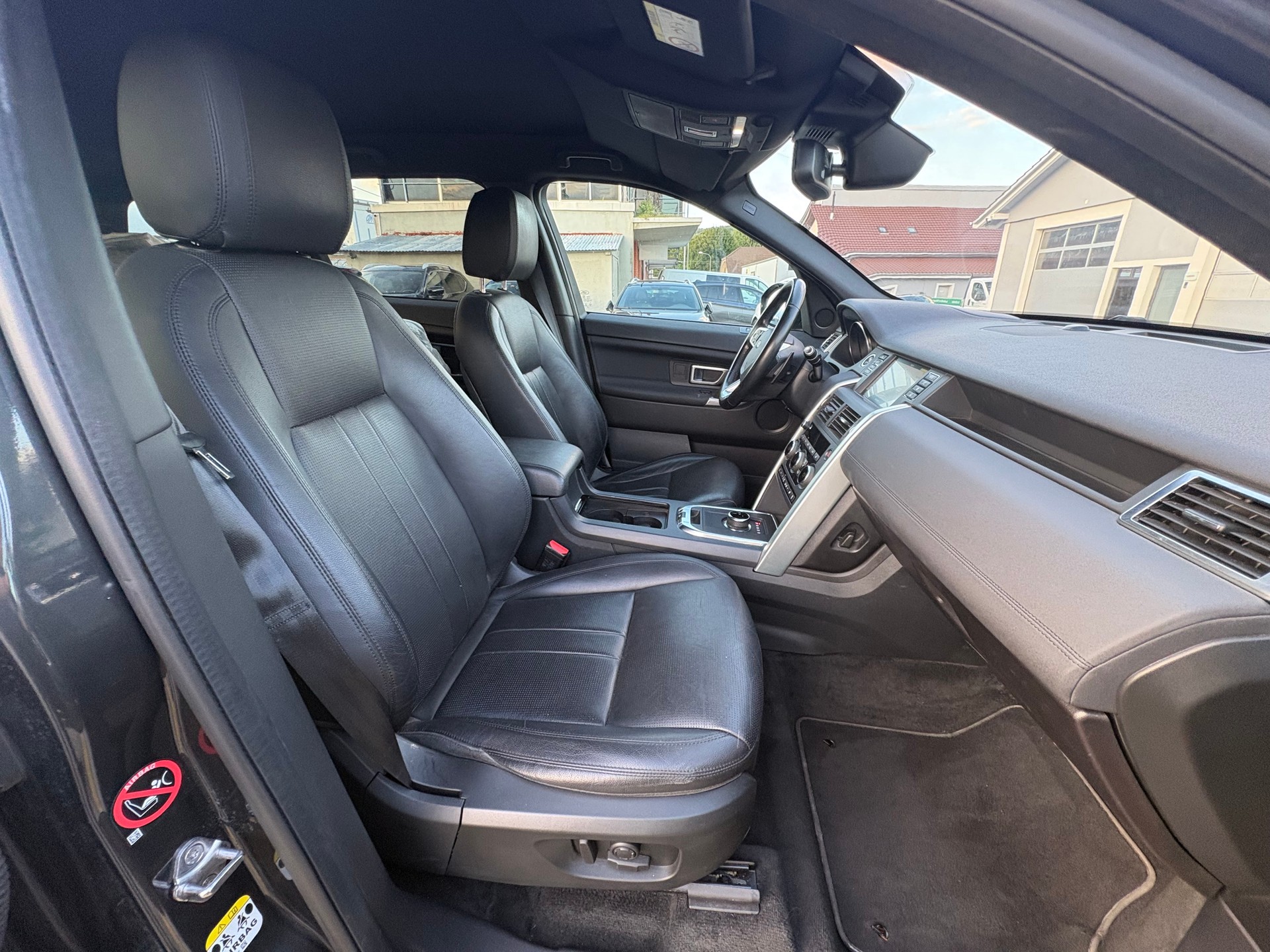 LAND ROVER Discovery Sport 2.0 TD4 HSE Luxury AT9-image-3
