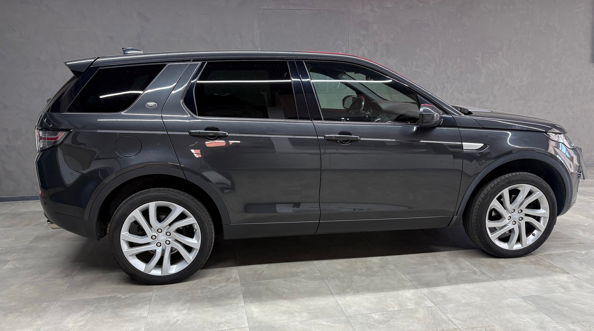 LAND ROVER Discovery Sport 2.0 TD4 HSE Luxury AT9-image-2