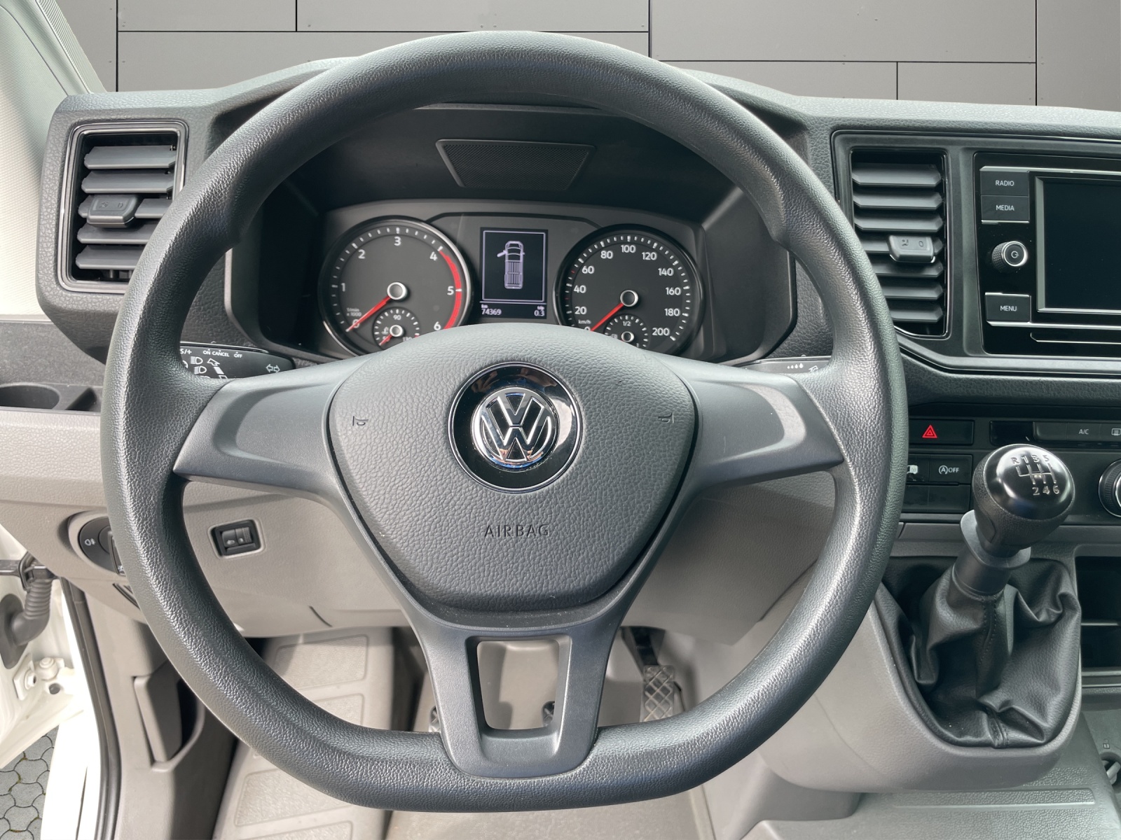 VW Crafter 35 2.0 TDI L4-image-9