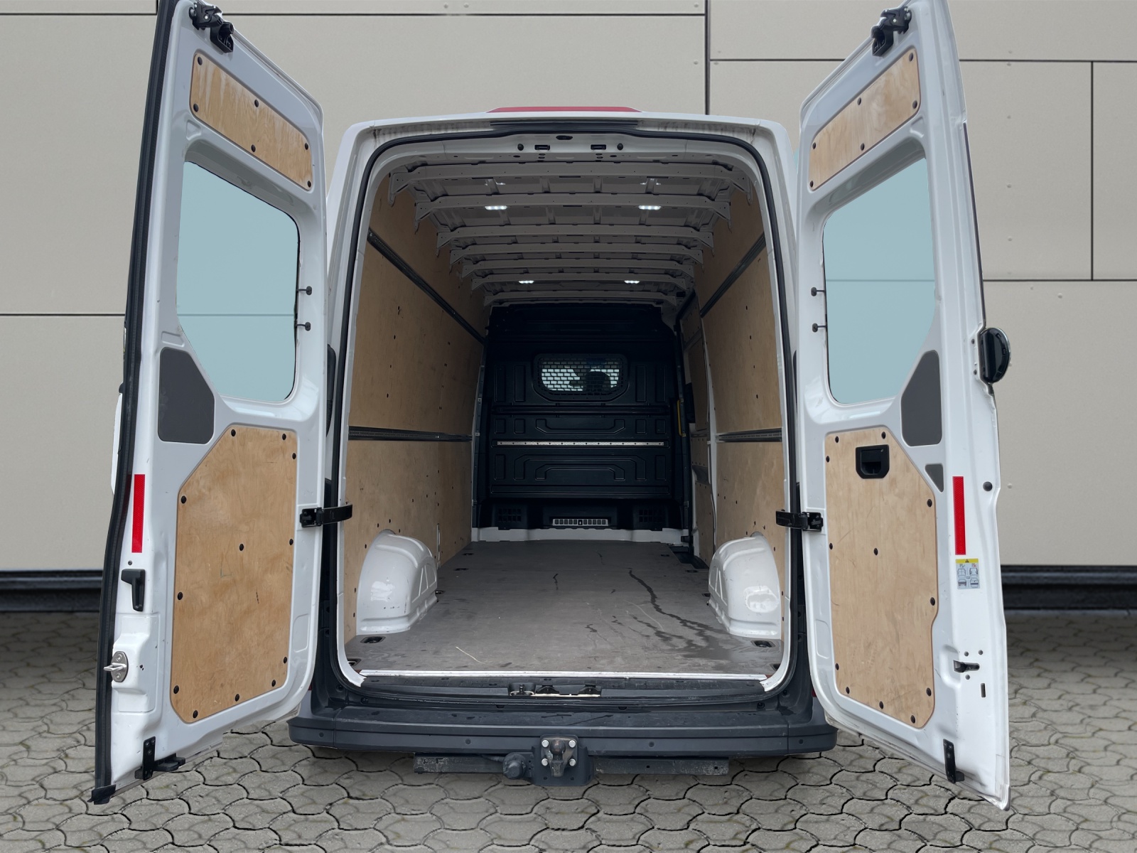 VW Crafter 35 2.0 TDI L4-image-18