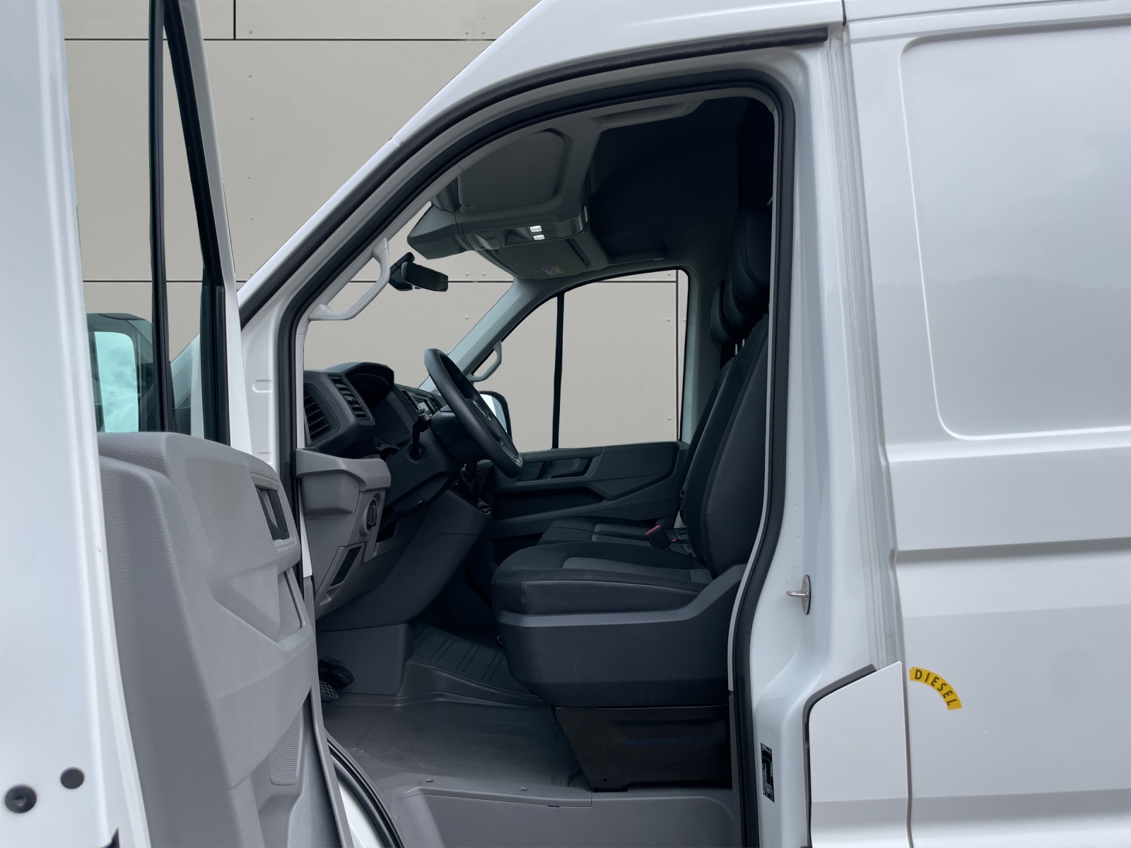 VW Crafter 35 2.0 TDI L4-image-8